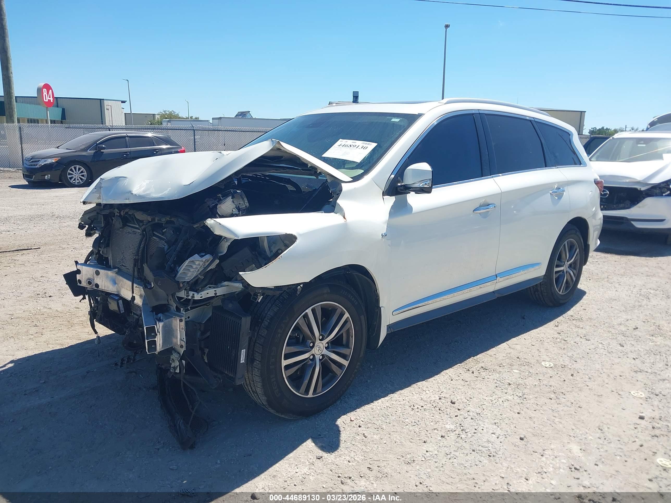 INFINITI QX60 image 2