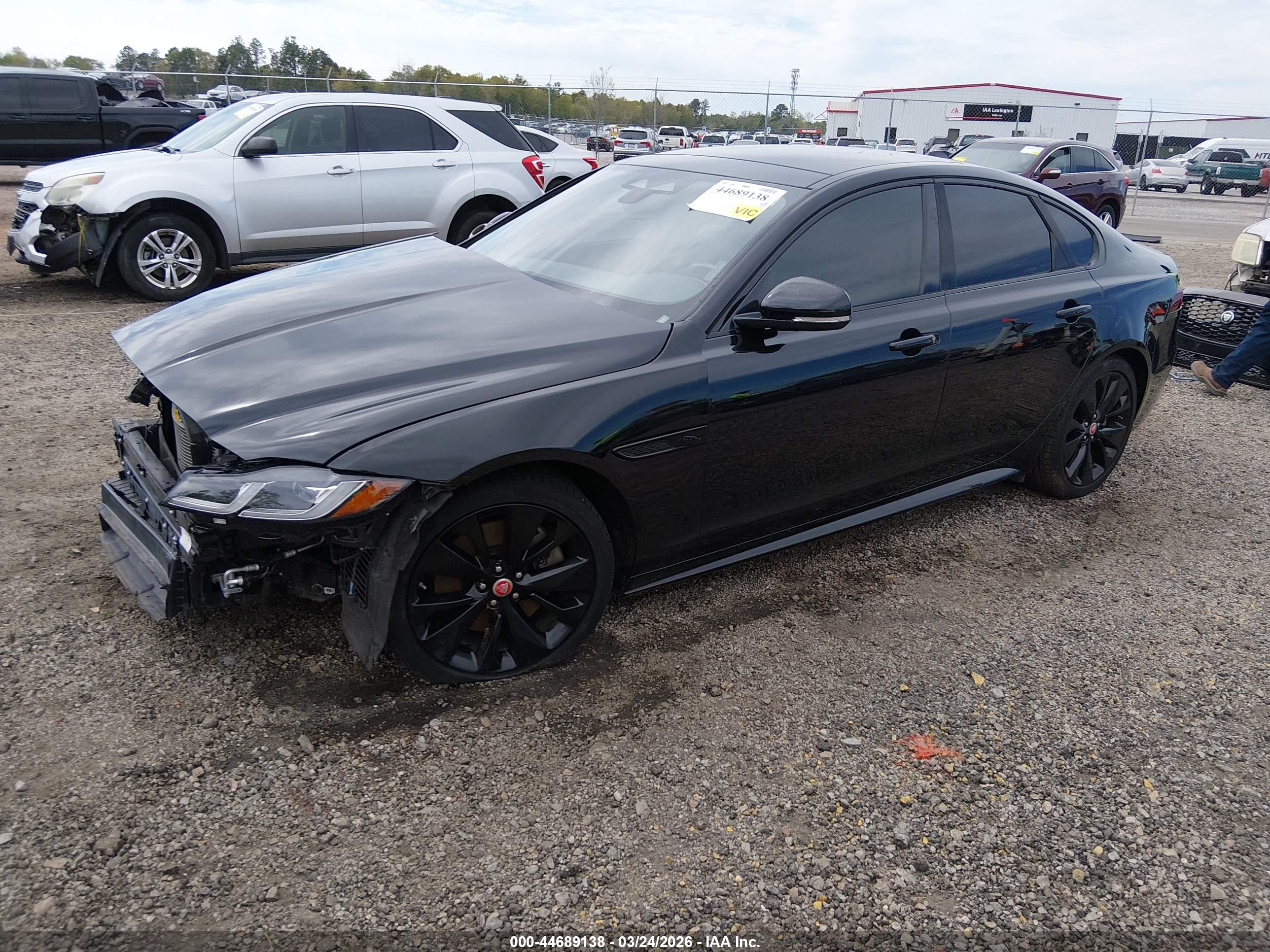 JAGUAR XF image 2
