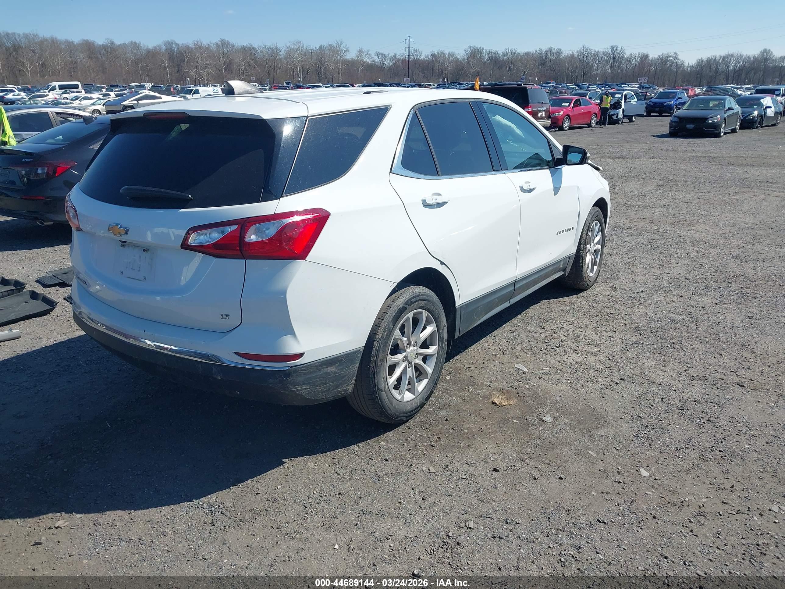 CHEVROLET EQUINOX image 4