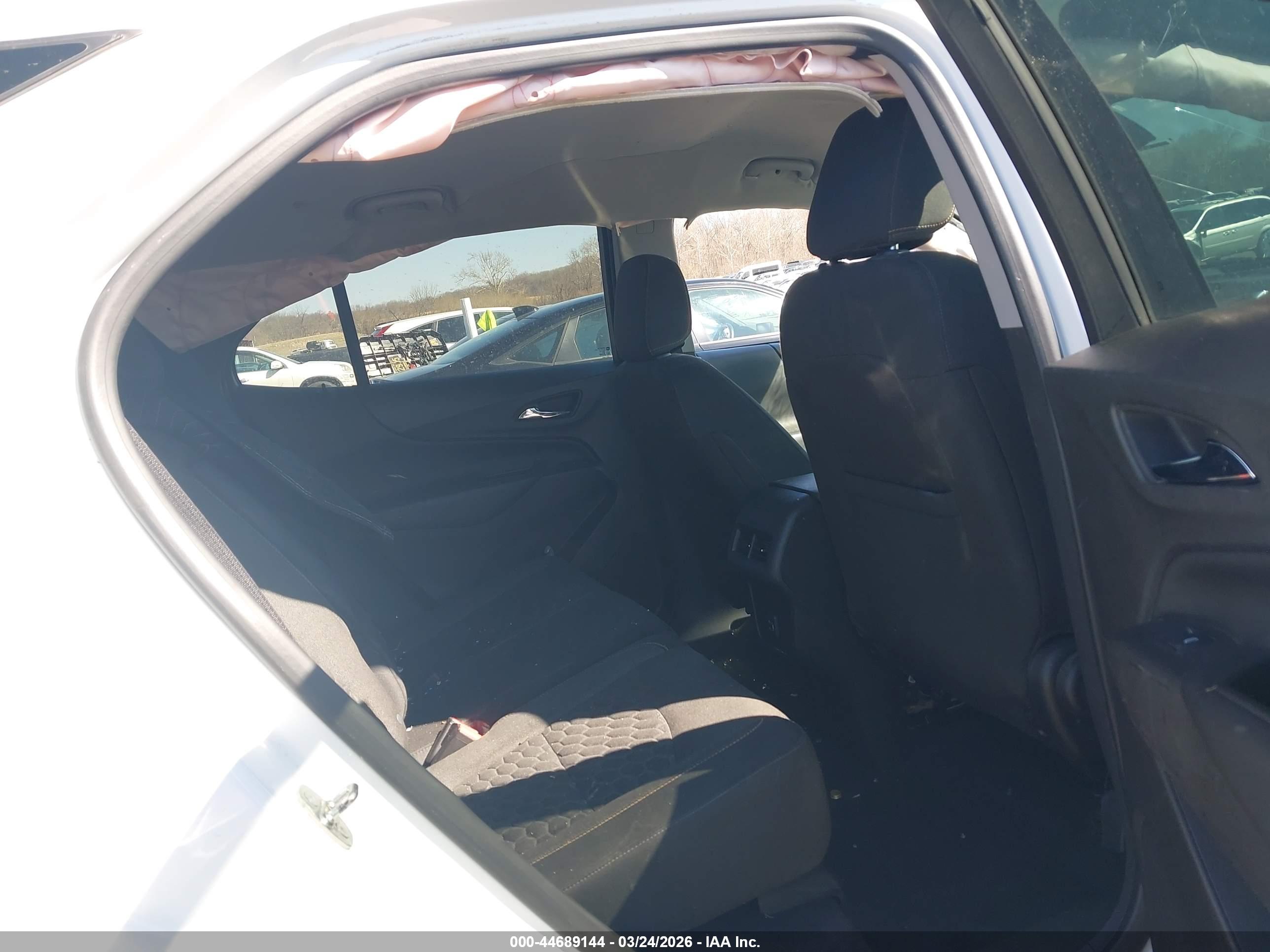 CHEVROLET EQUINOX image 8
