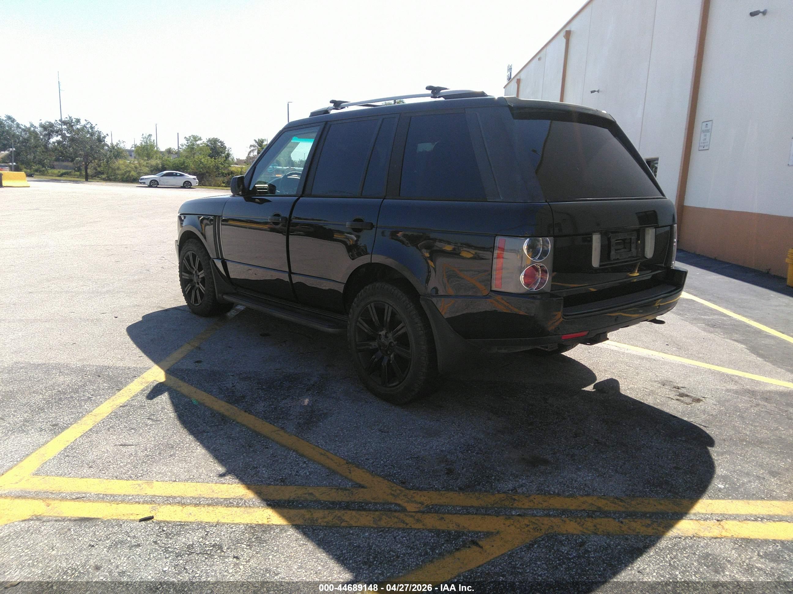 LAND ROVER image 3