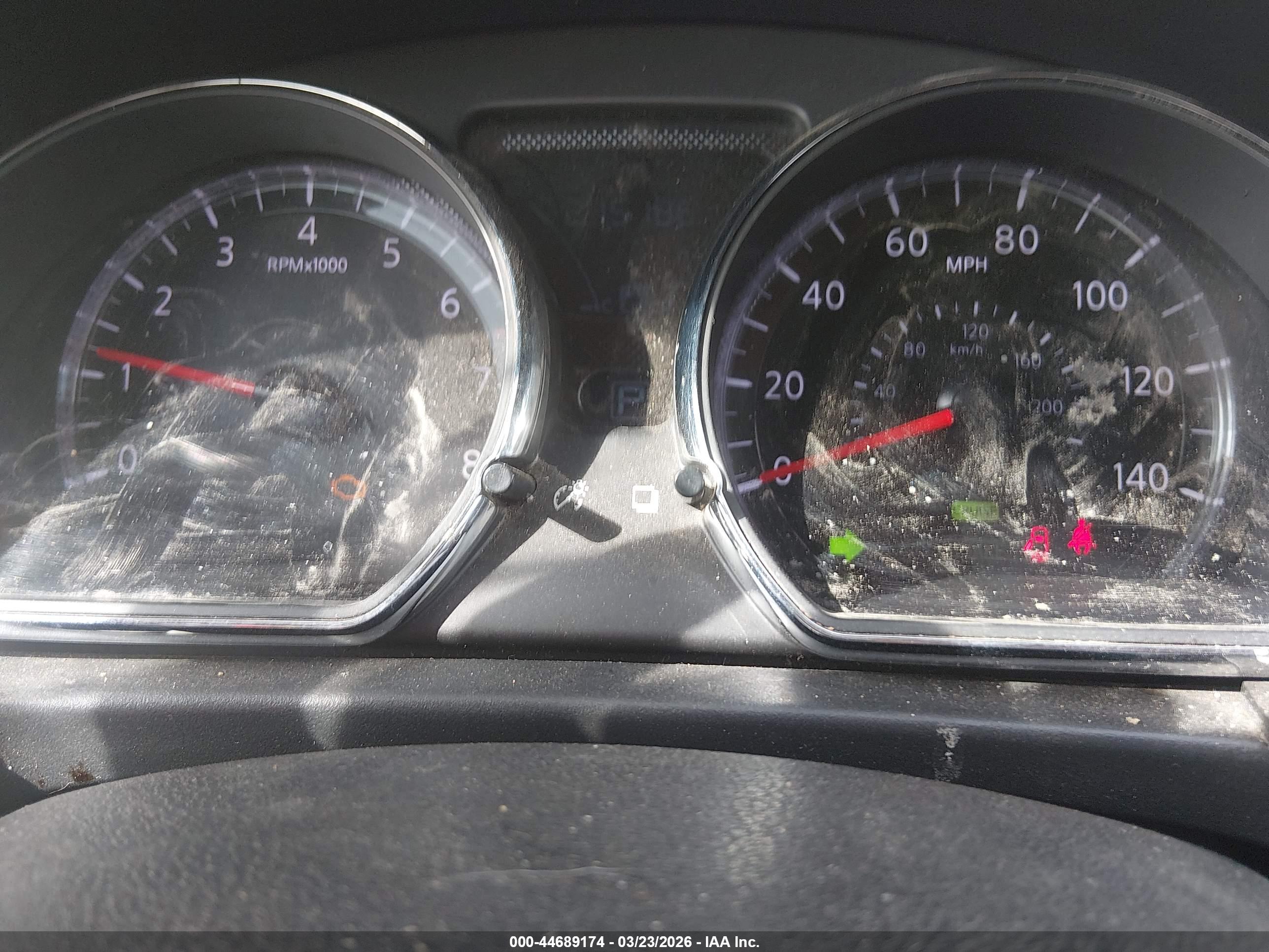 NISSAN VERSA image 7