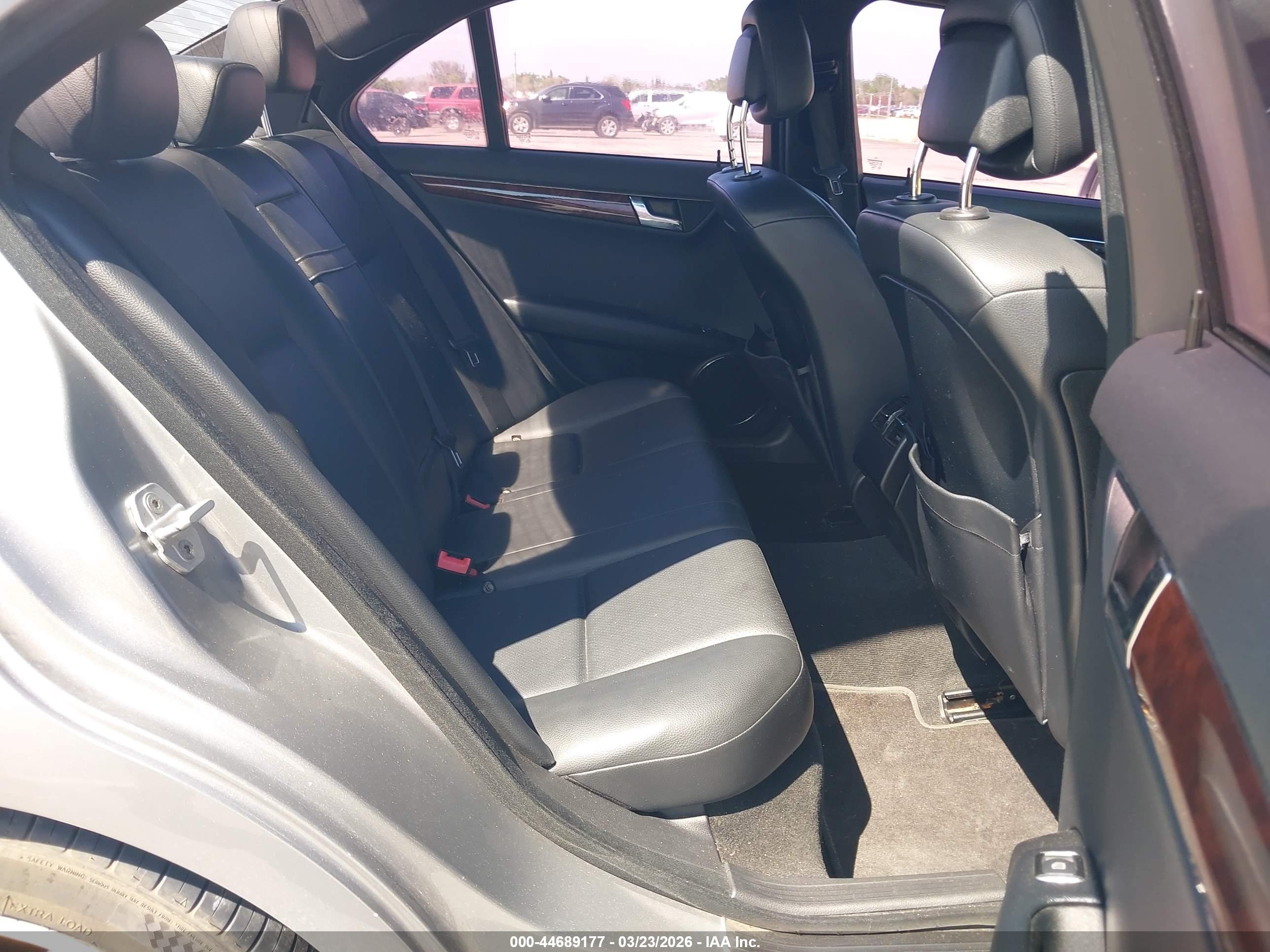 MERCEDES-BENZ C image 8