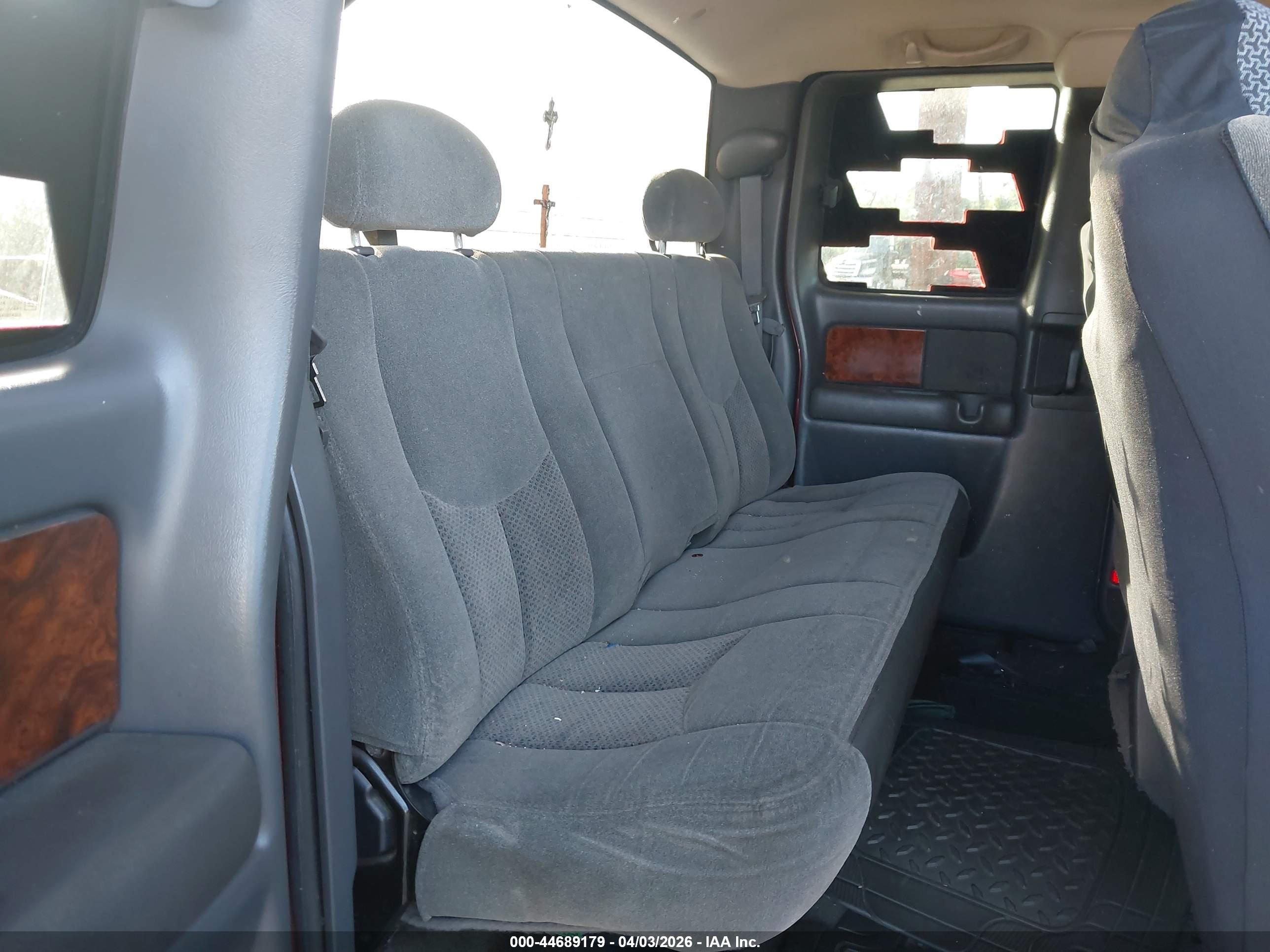 CHEVROLET SILVERADO image 8