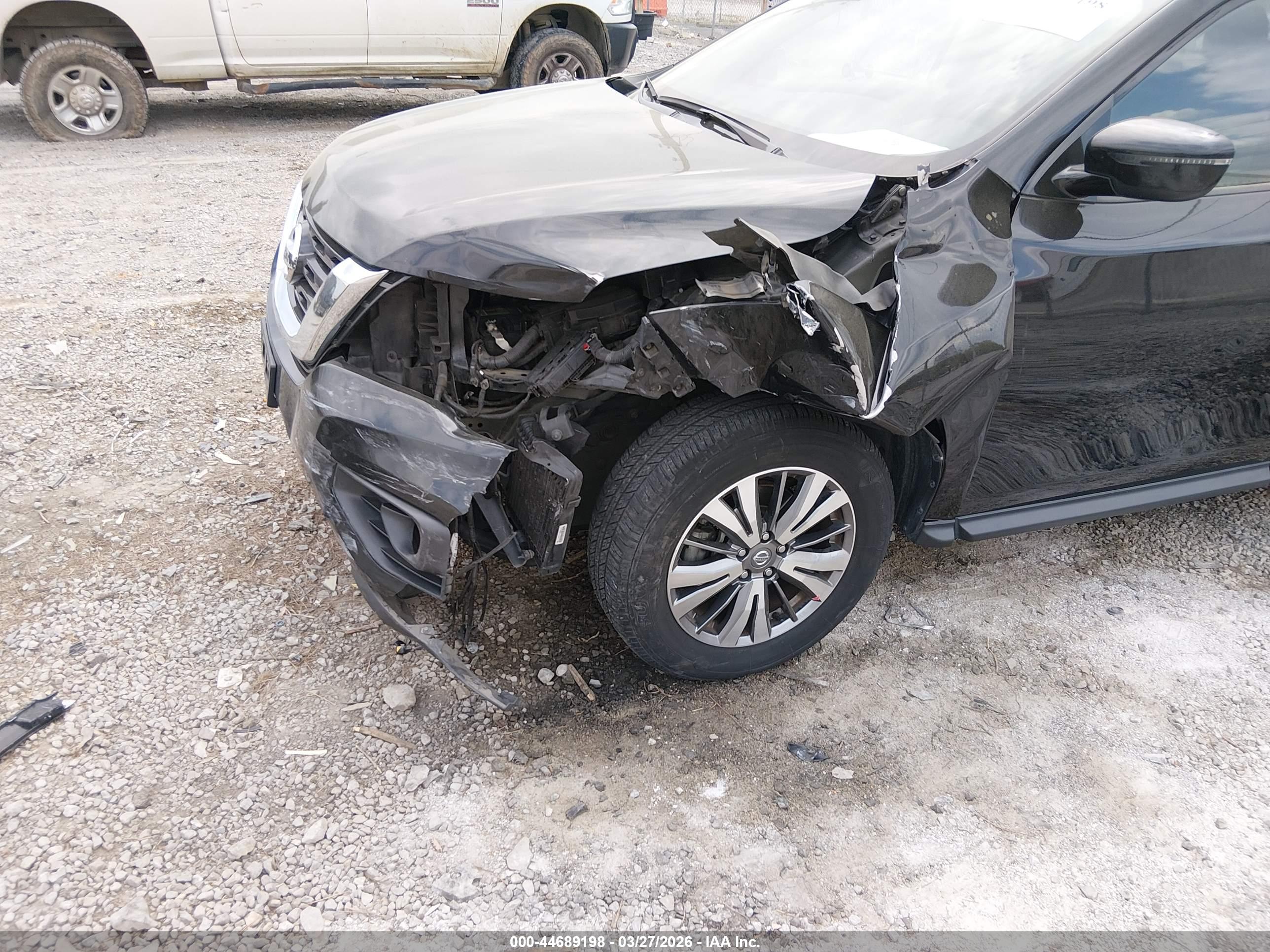 NISSAN PATHFINDER image 6