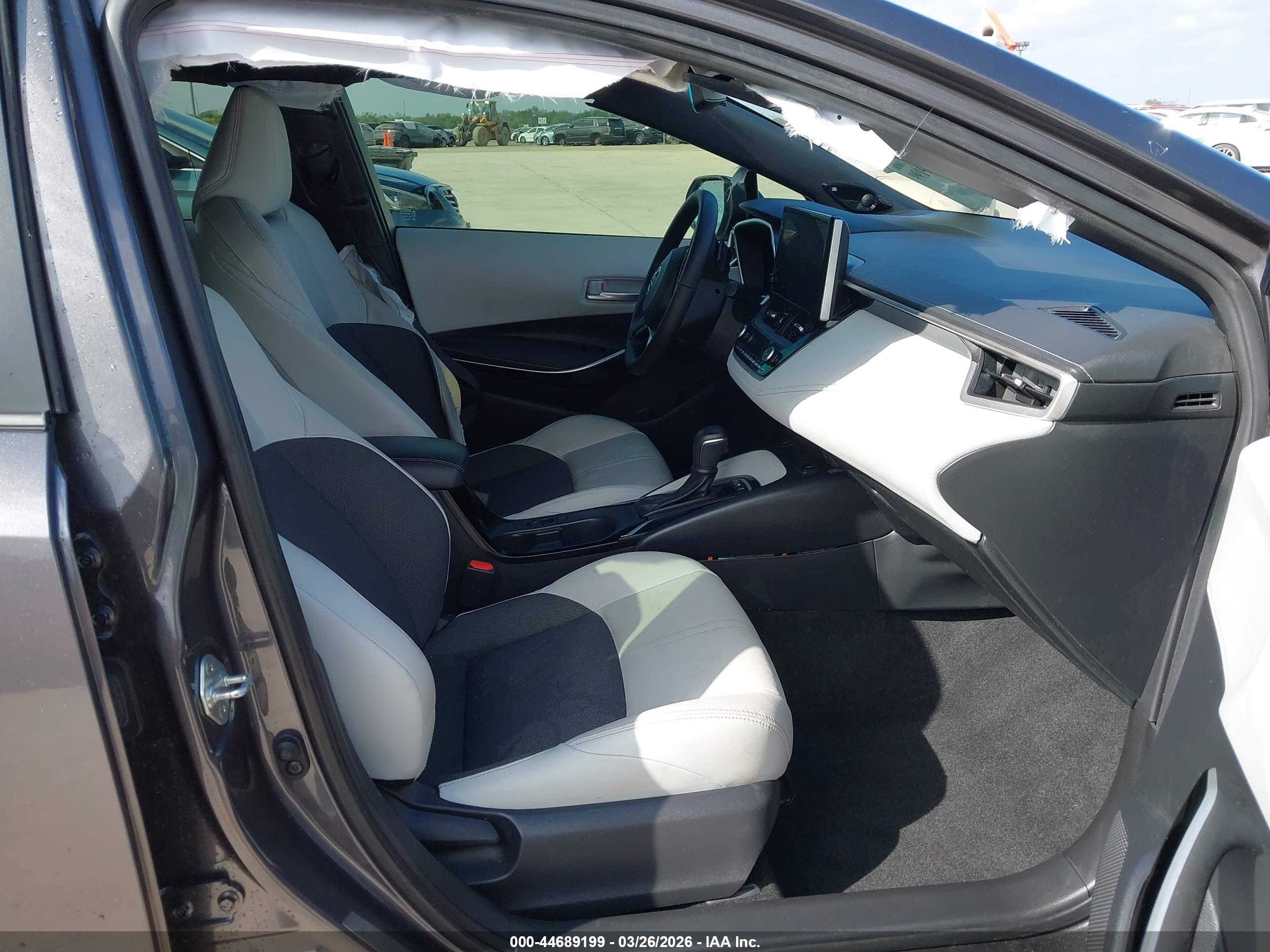 TOYOTA COROLLA image 5