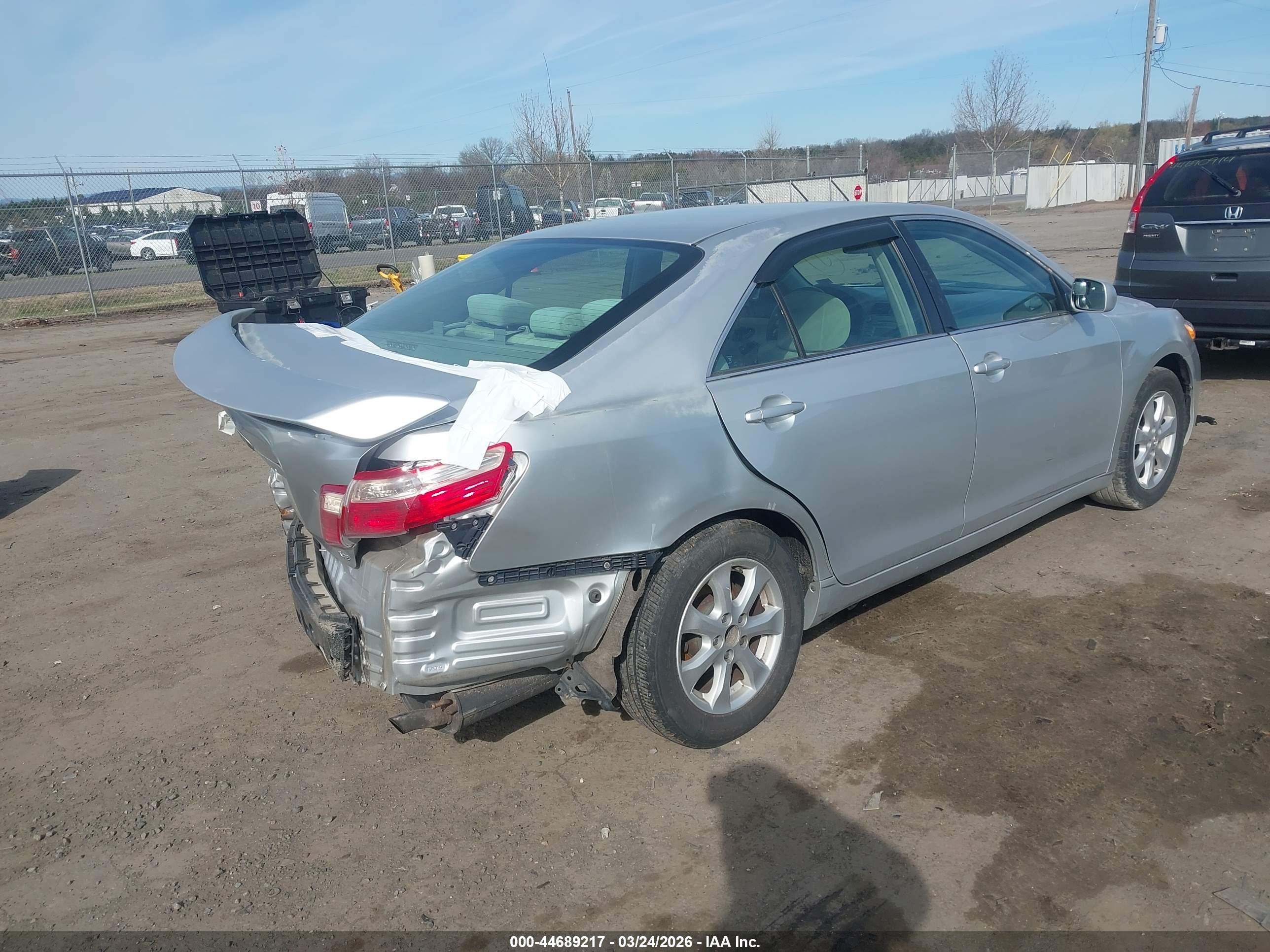 TOYOTA CAMRY image 4