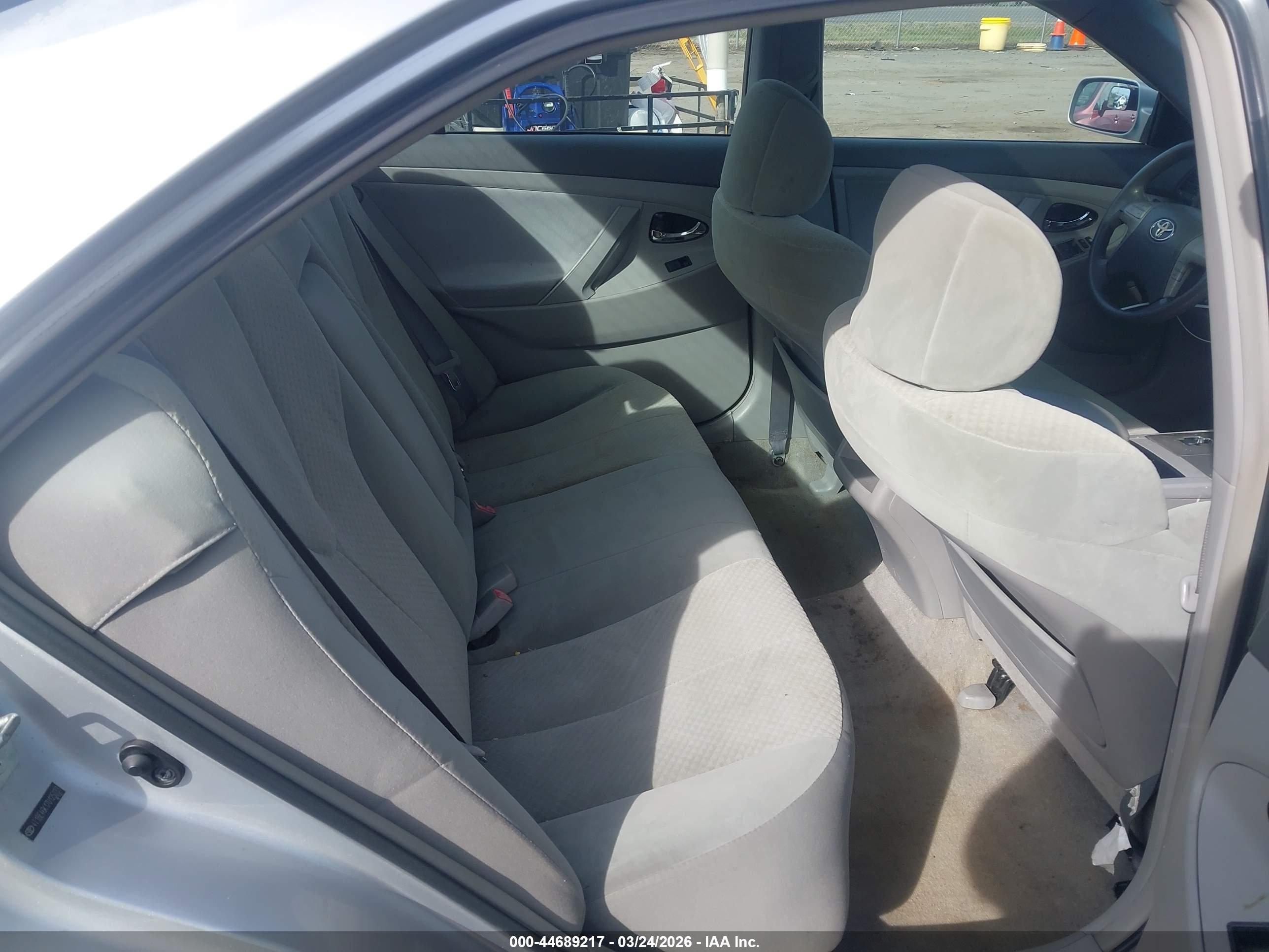 TOYOTA CAMRY image 8