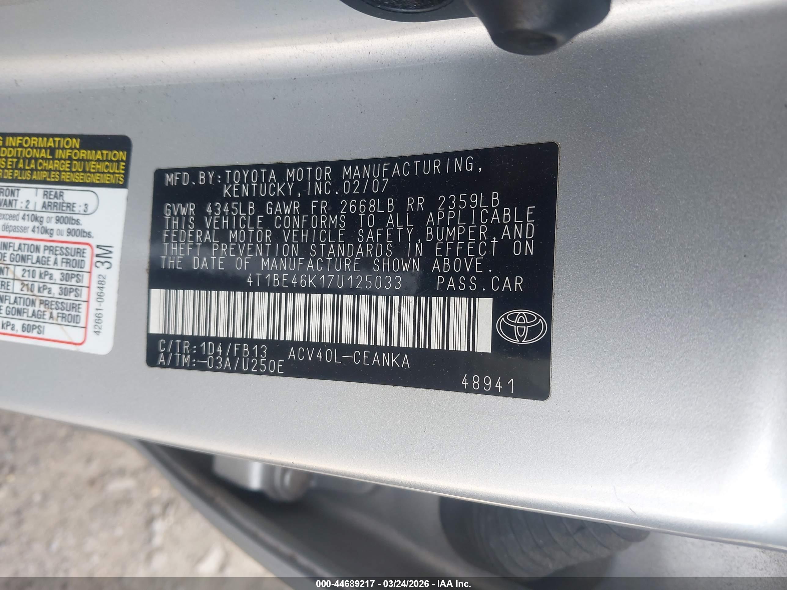 TOYOTA CAMRY image 9
