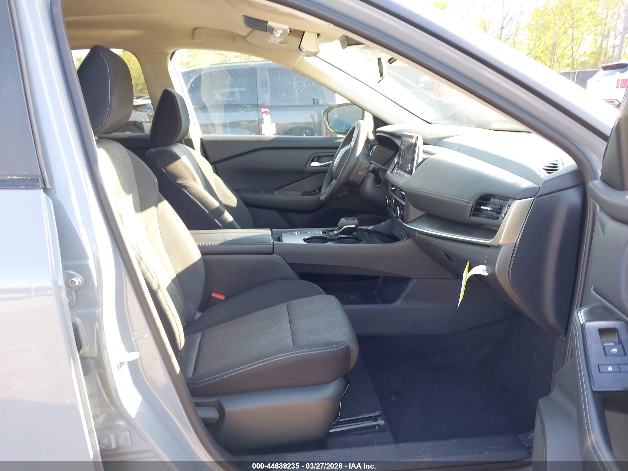 NISSAN ROGUE image 5