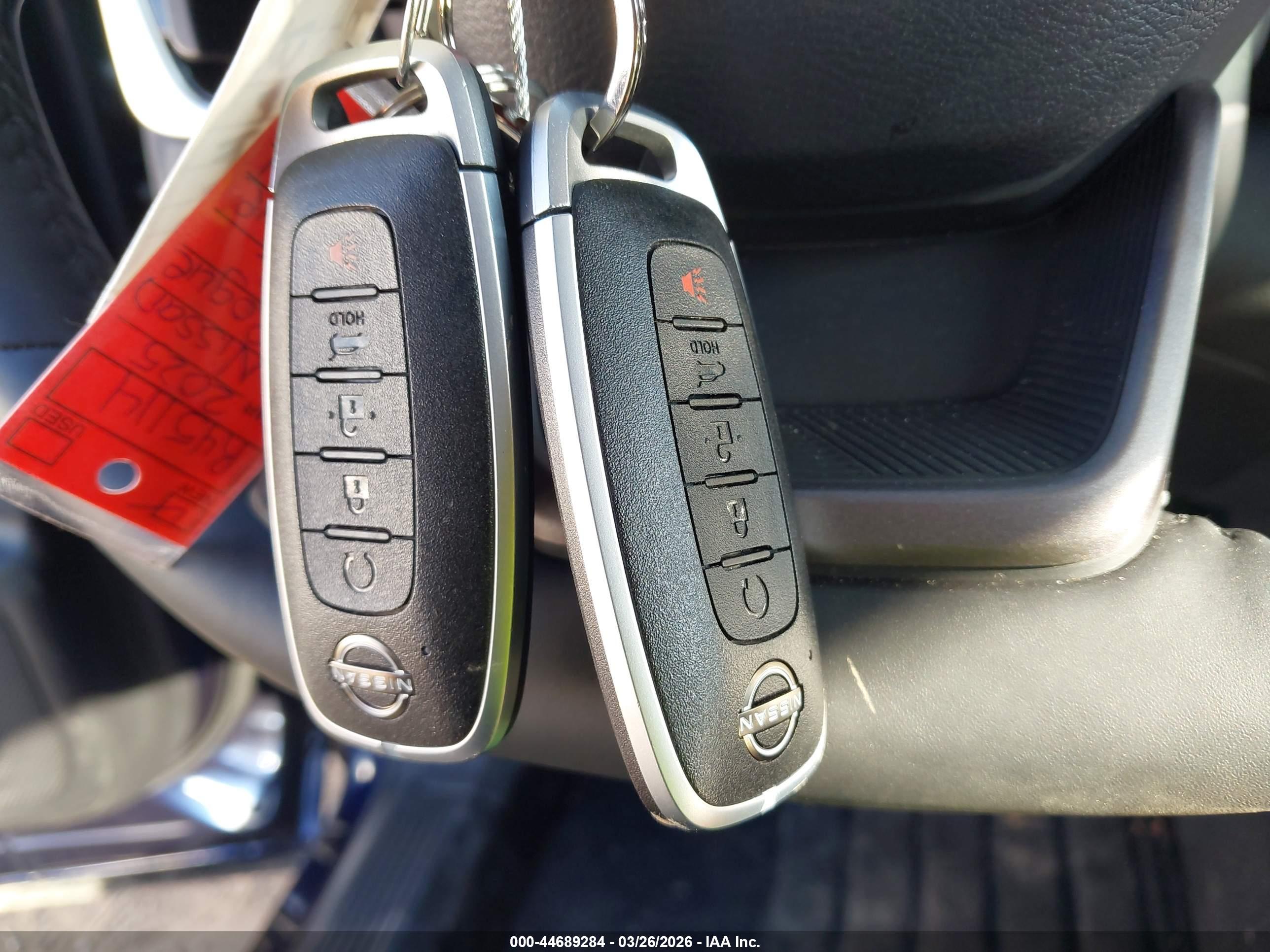 NISSAN ROGUE image 11