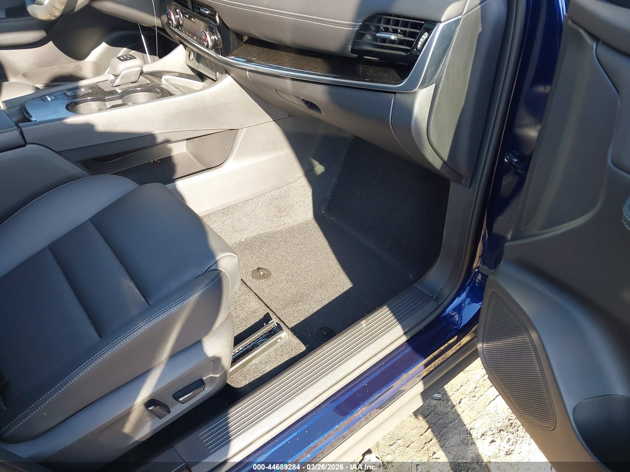 NISSAN ROGUE image 5