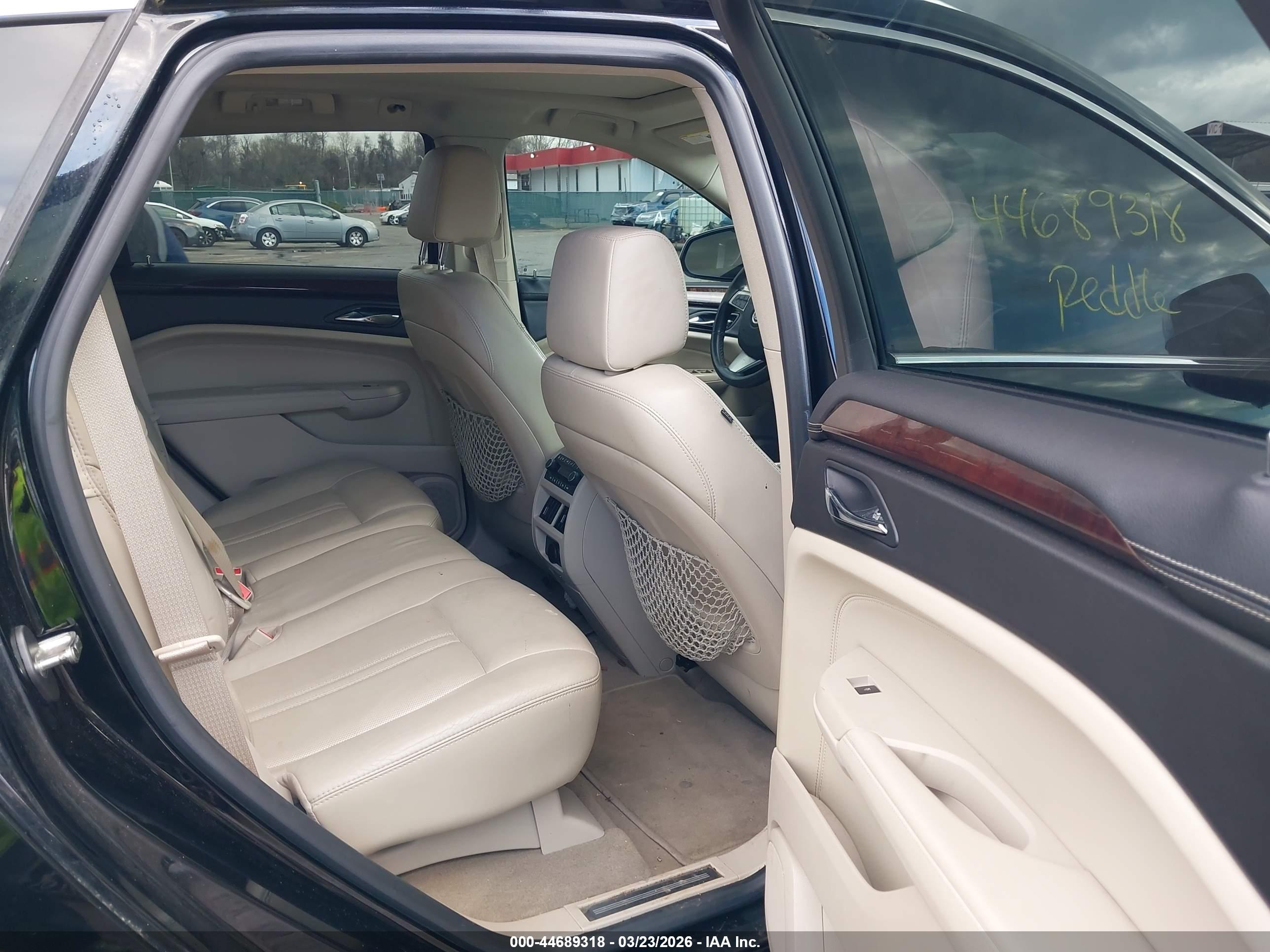 CADILLAC SRX image 8