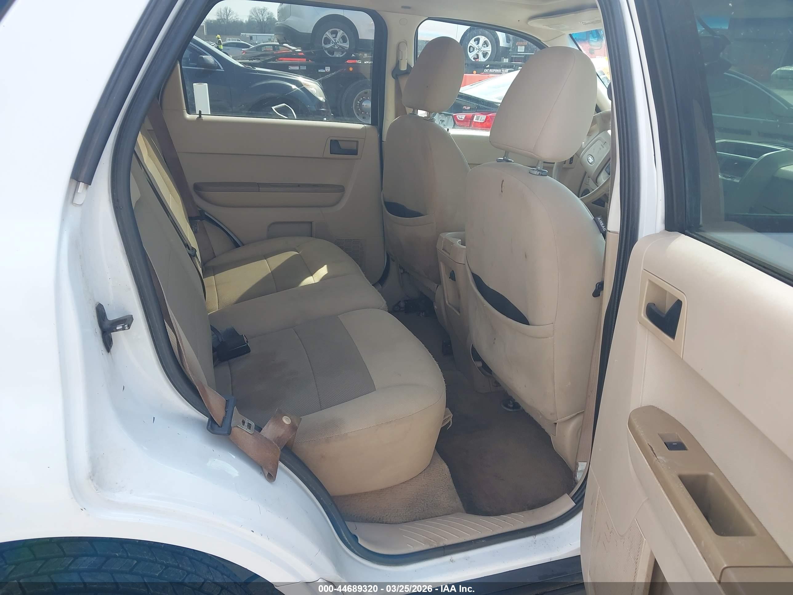 FORD ESCAPE image 8