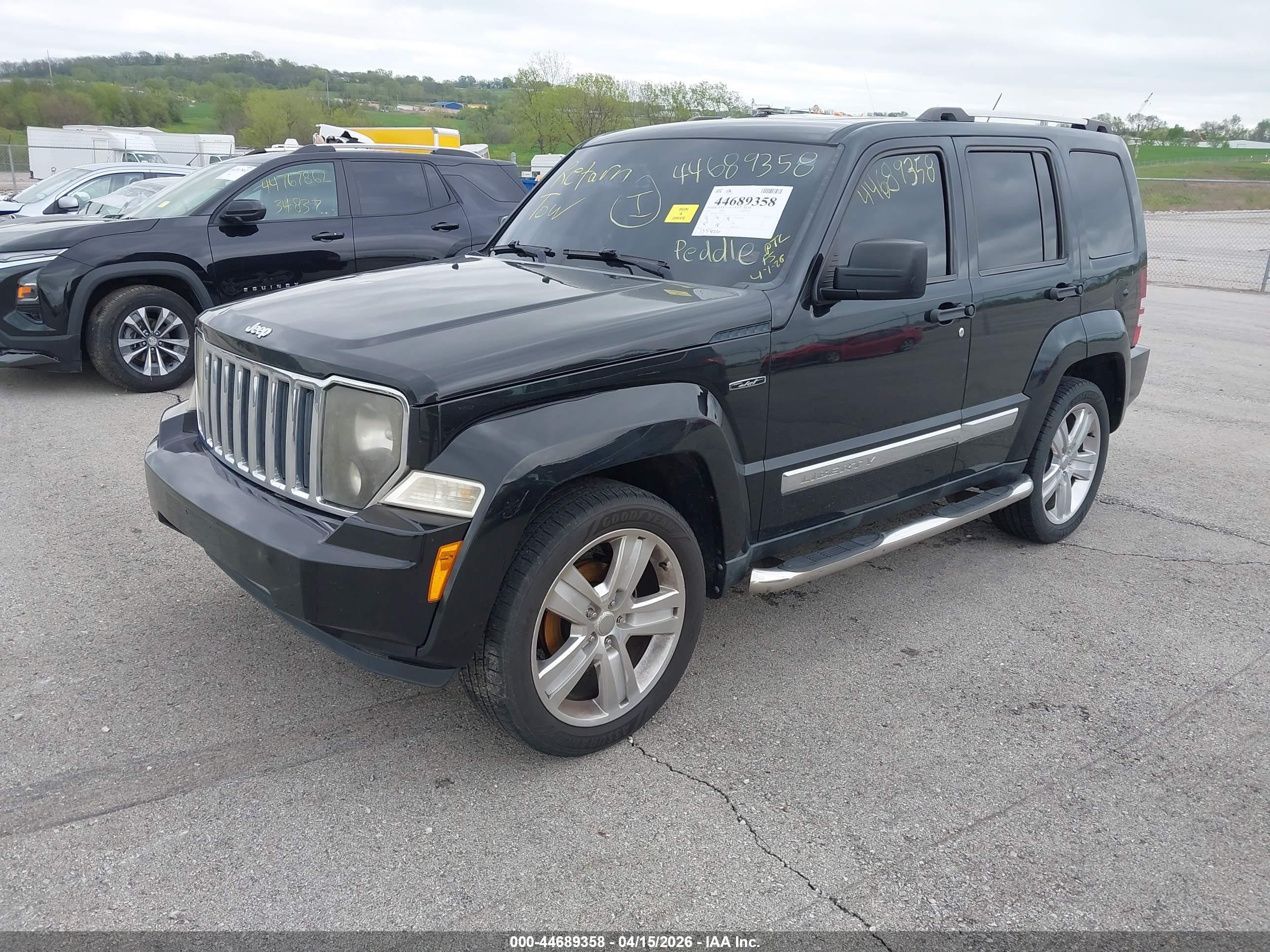 JEEP LIBERTY image 2