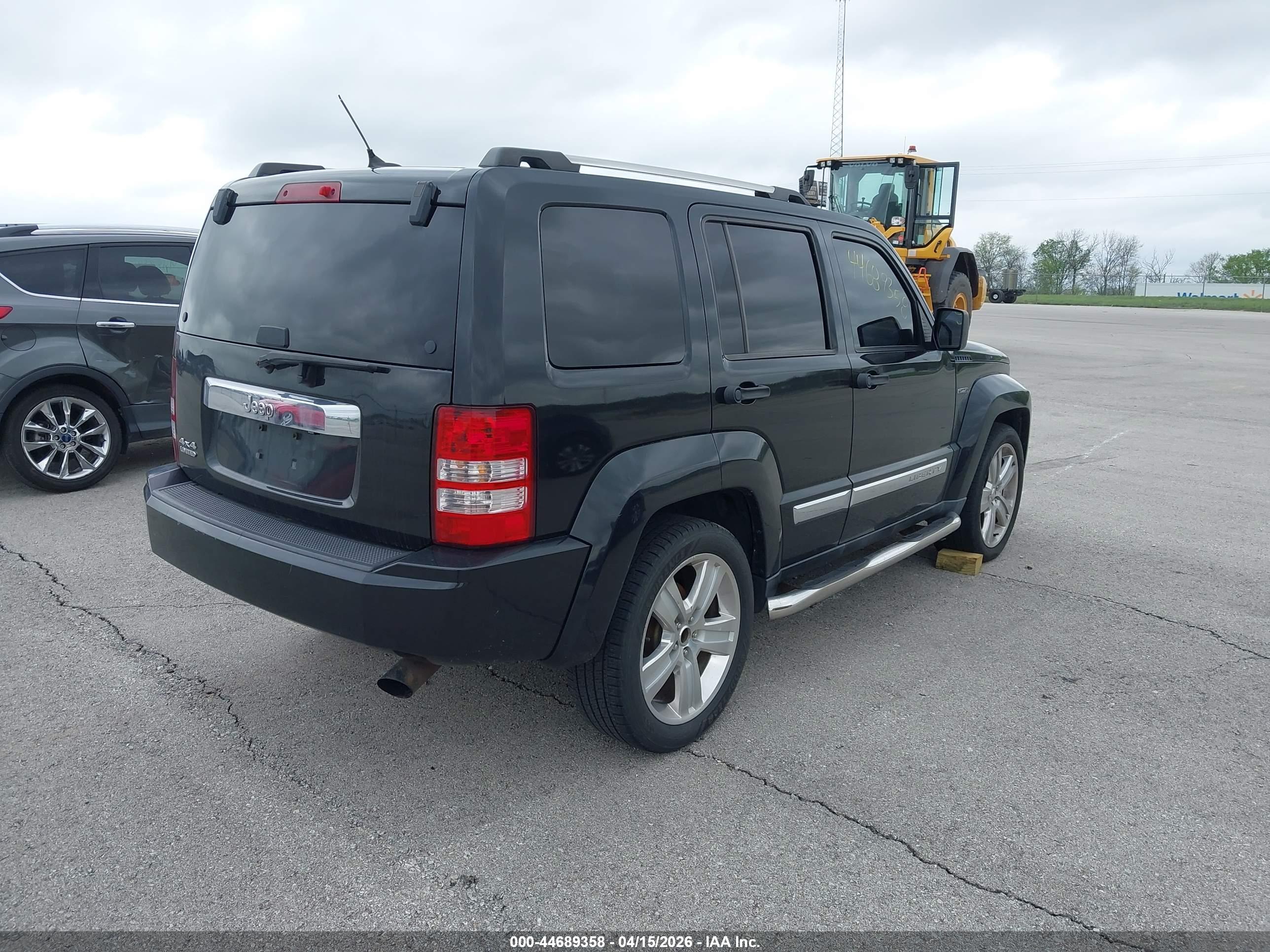 JEEP LIBERTY image 4