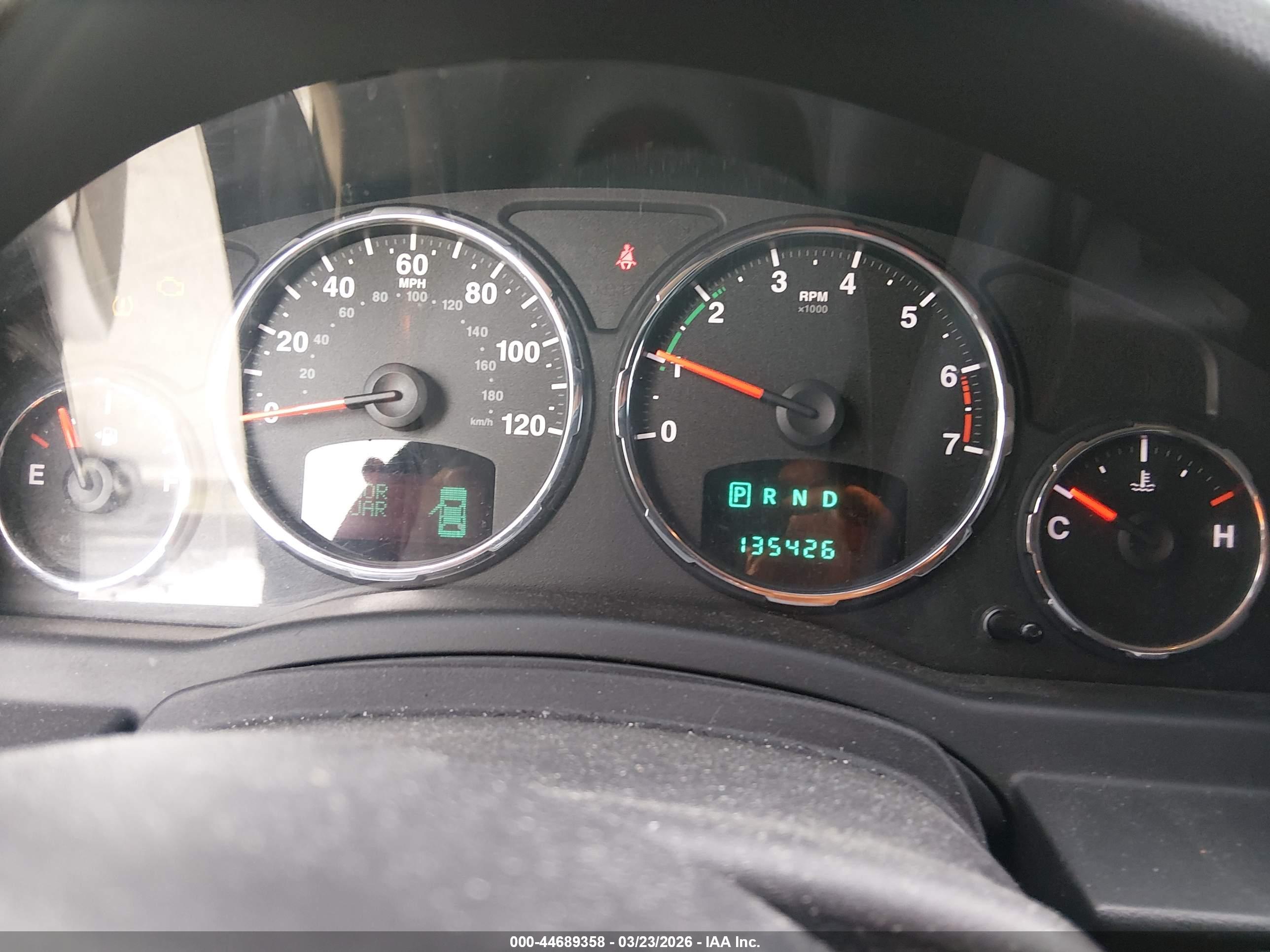 JEEP LIBERTY image 7
