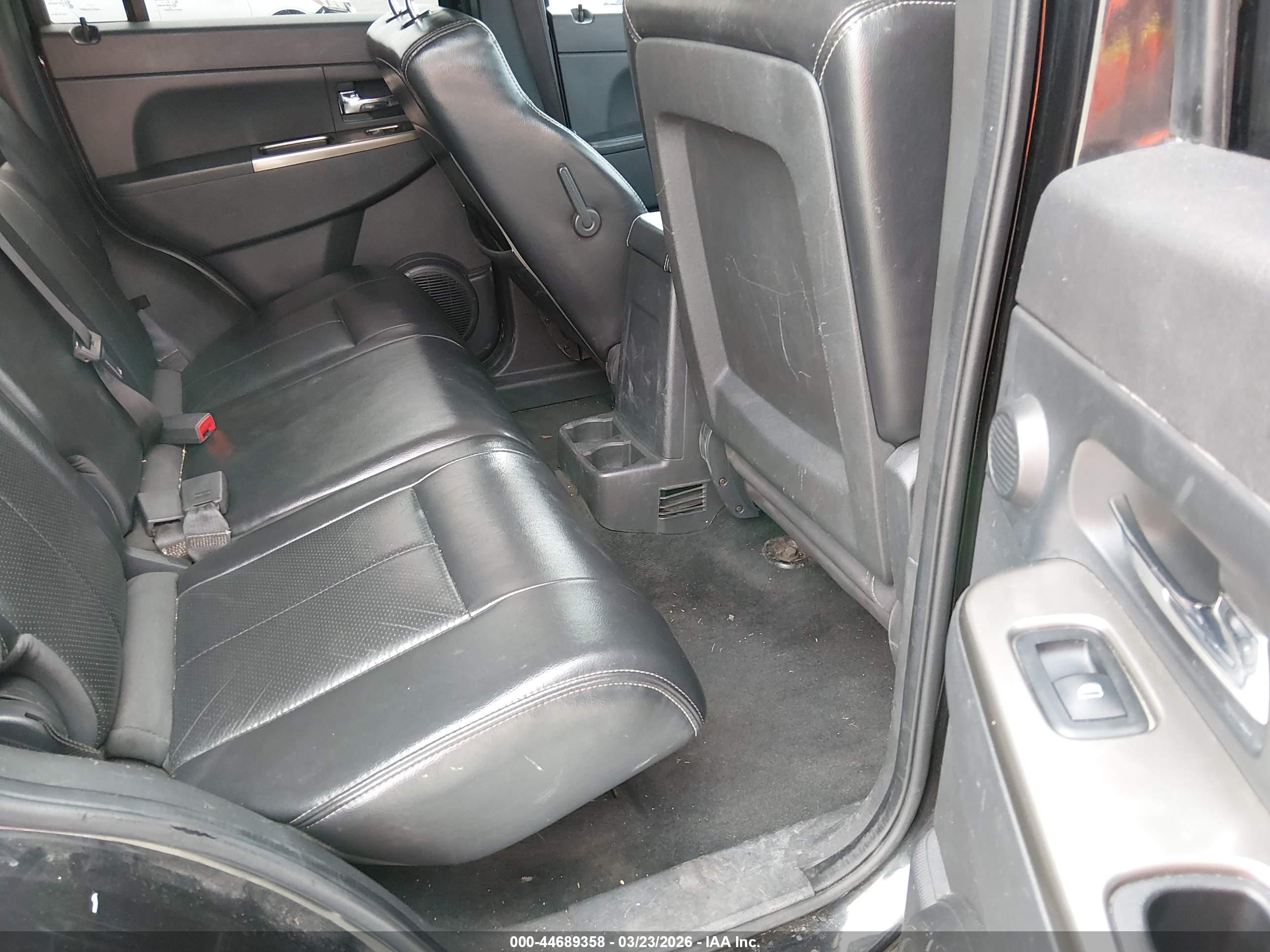 JEEP LIBERTY image 8