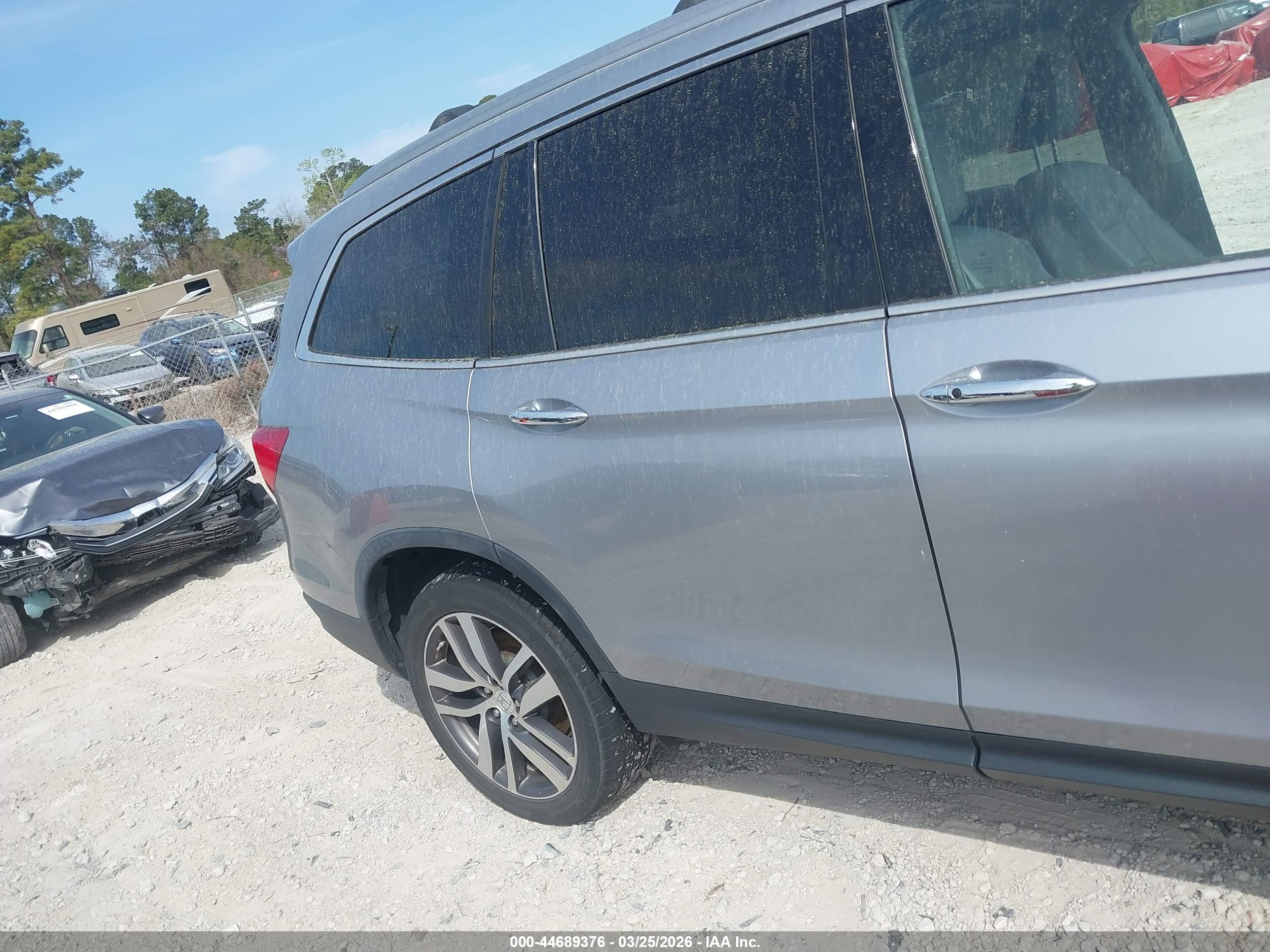 HONDA PILOT image 6