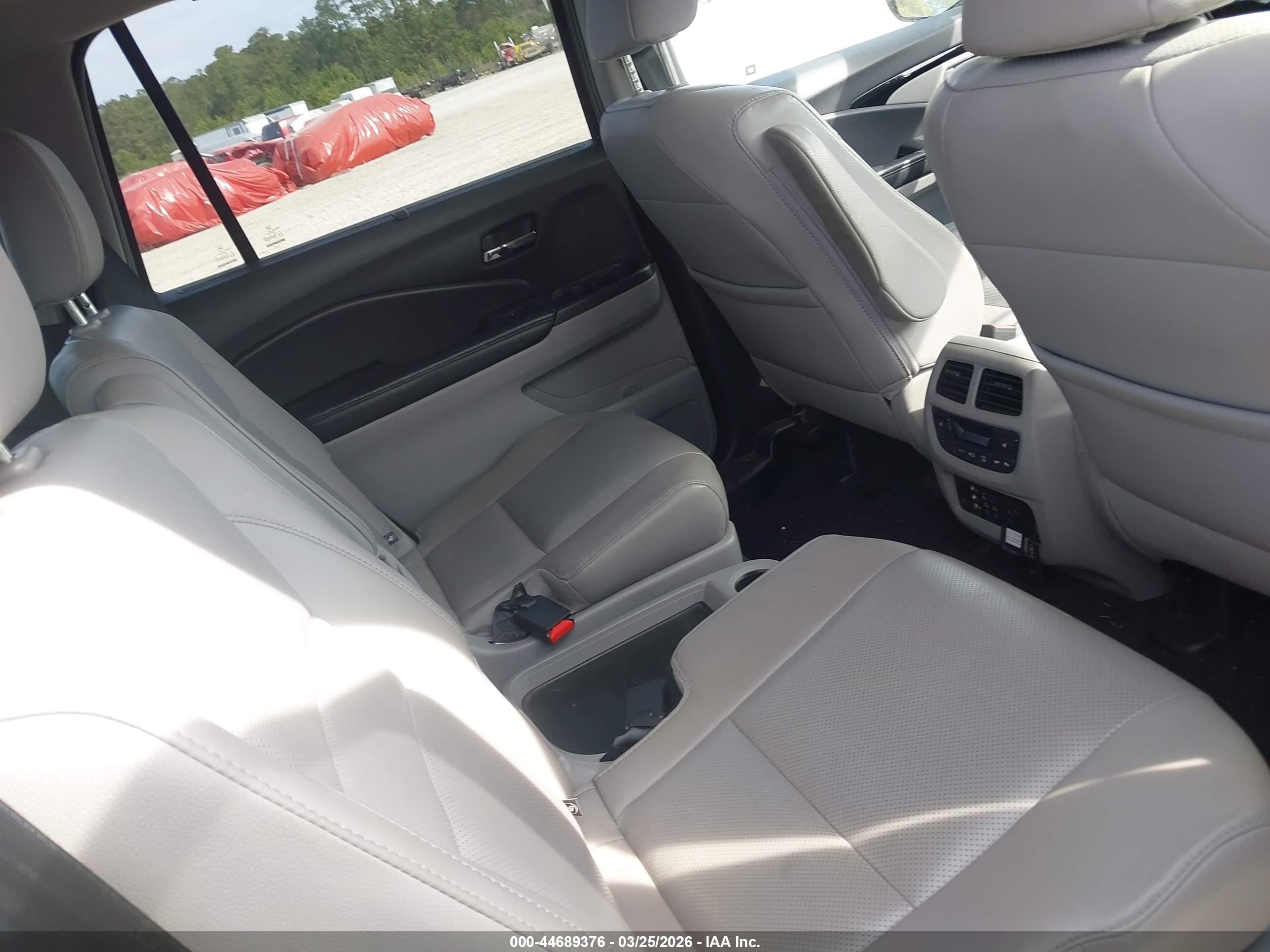 HONDA PILOT image 8