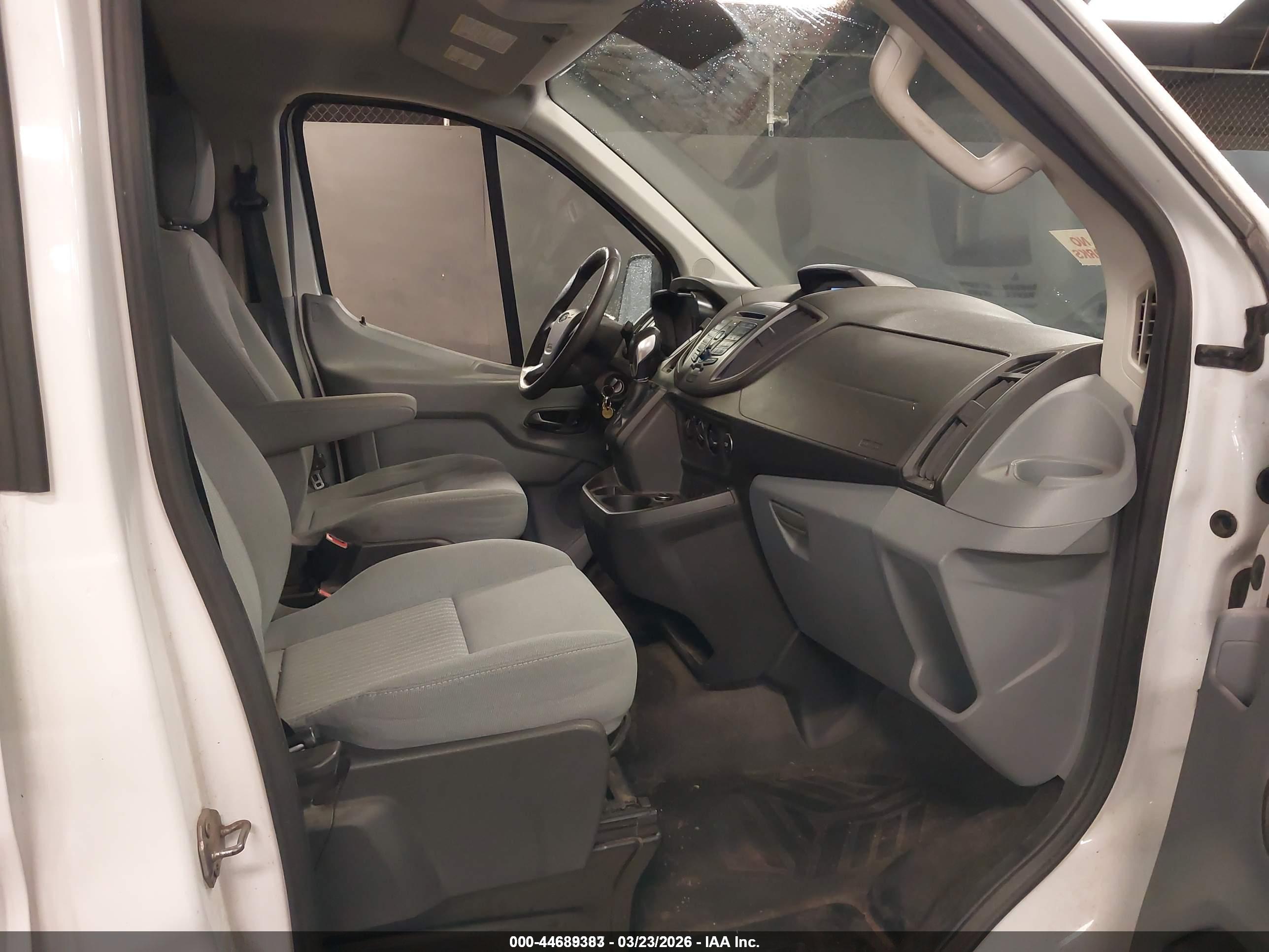 FORD TRANSIT-150 image 5