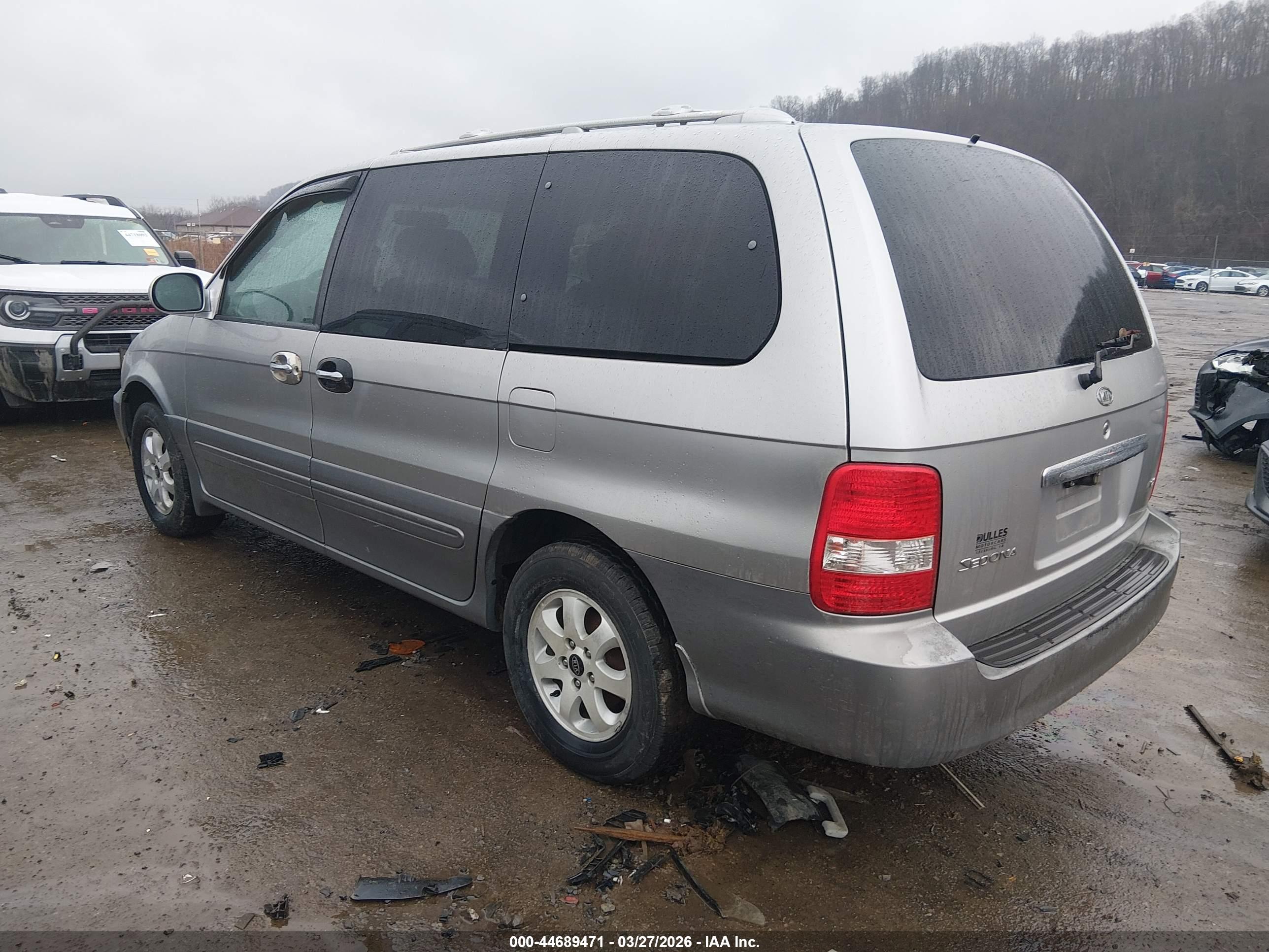 KIA SEDONA image 3