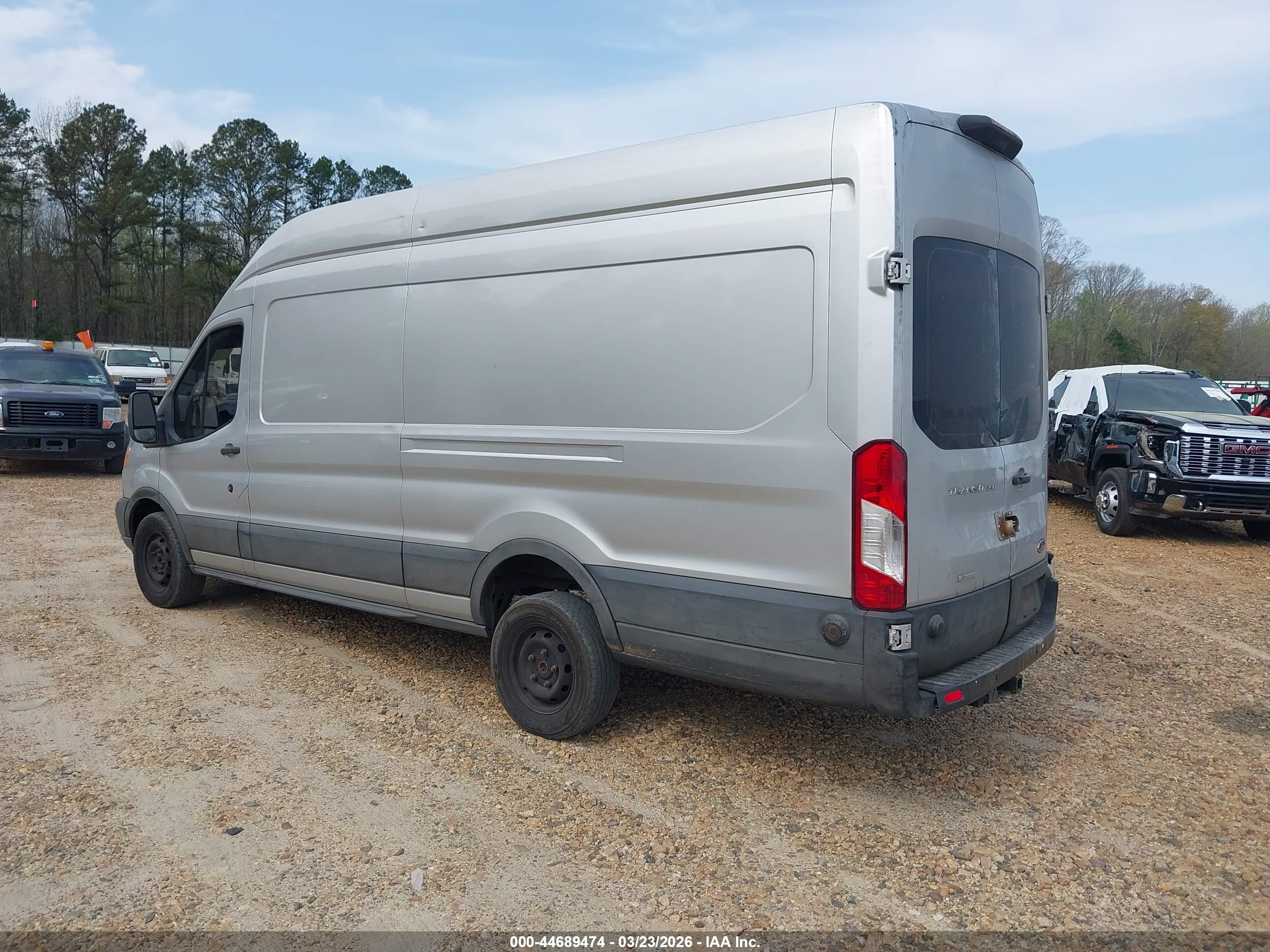 FORD TRANSIT-350 image 3