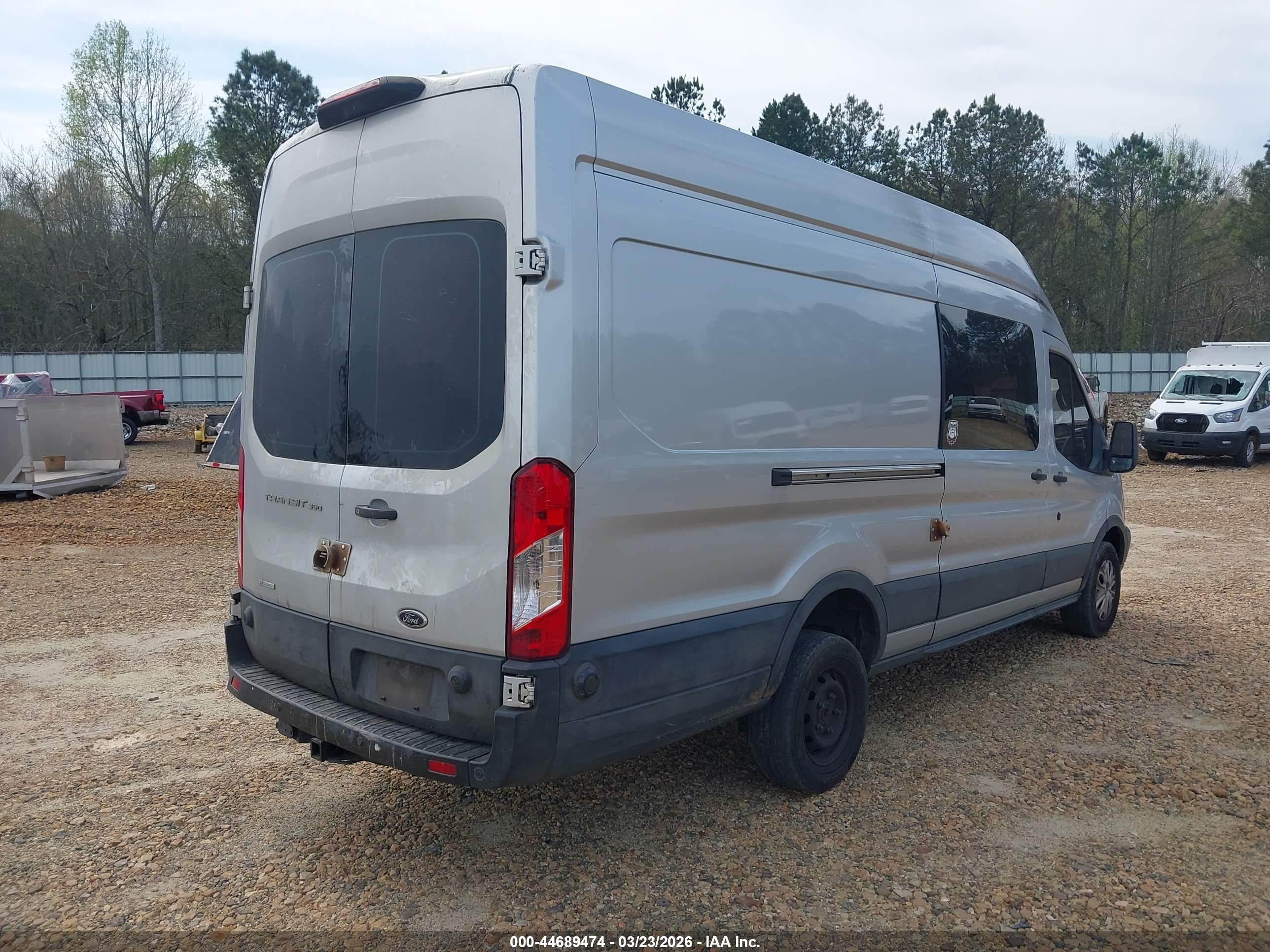 FORD TRANSIT-350 image 4