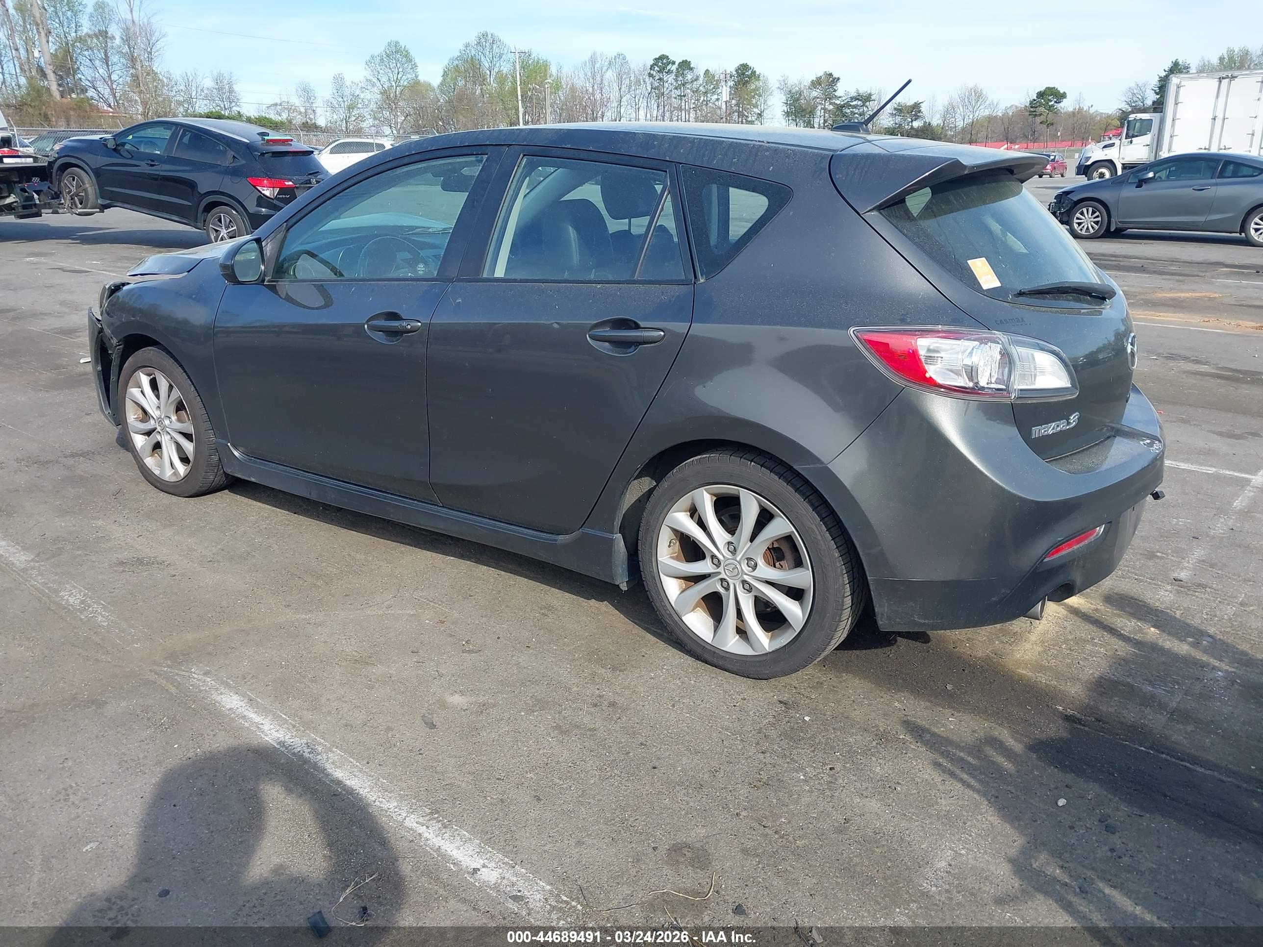 MAZDA MAZDA3 image 3