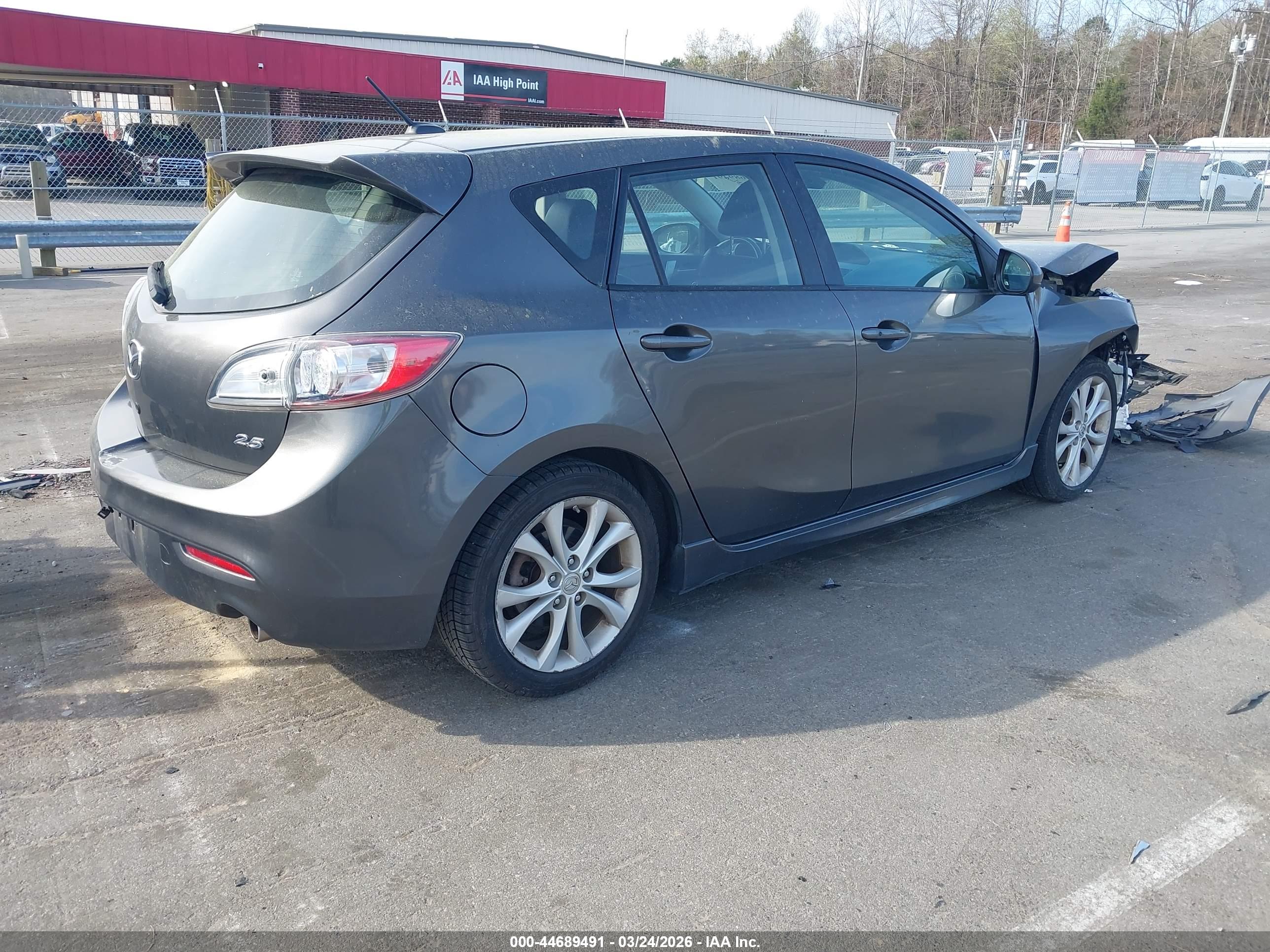 MAZDA MAZDA3 image 4