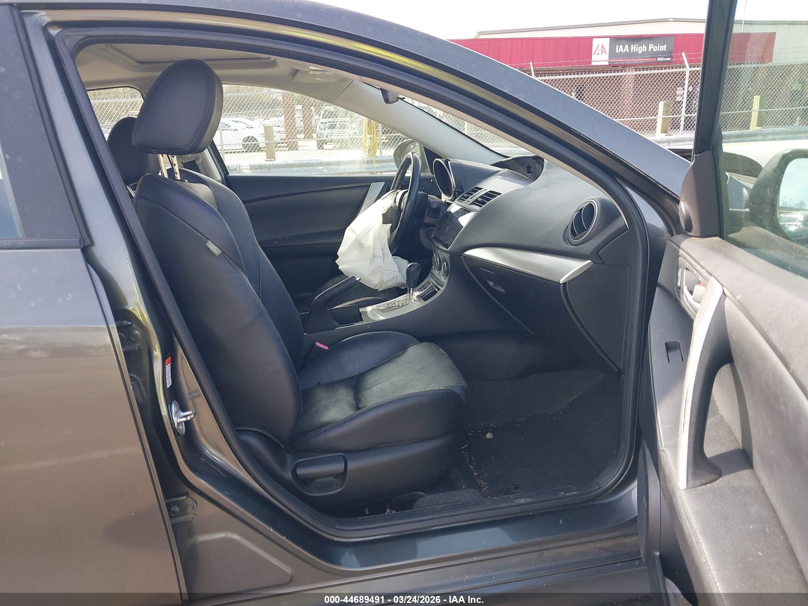MAZDA MAZDA3 image 5