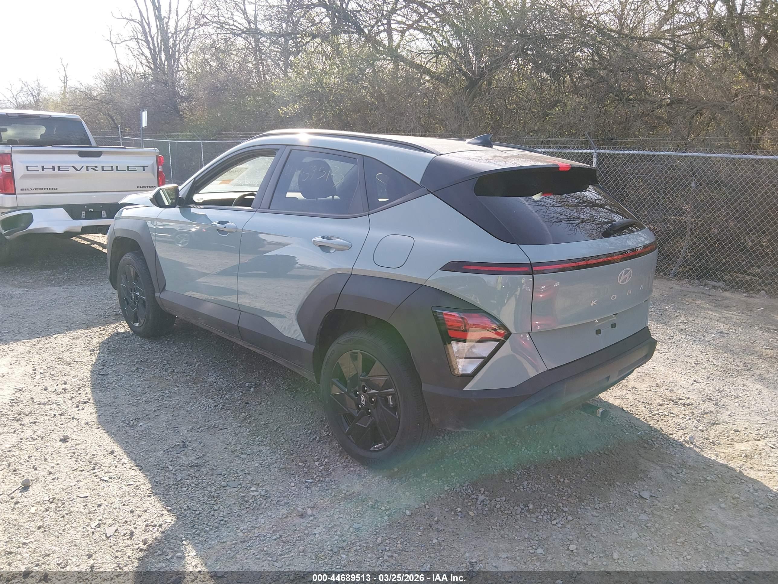 HYUNDAI KONA image 3