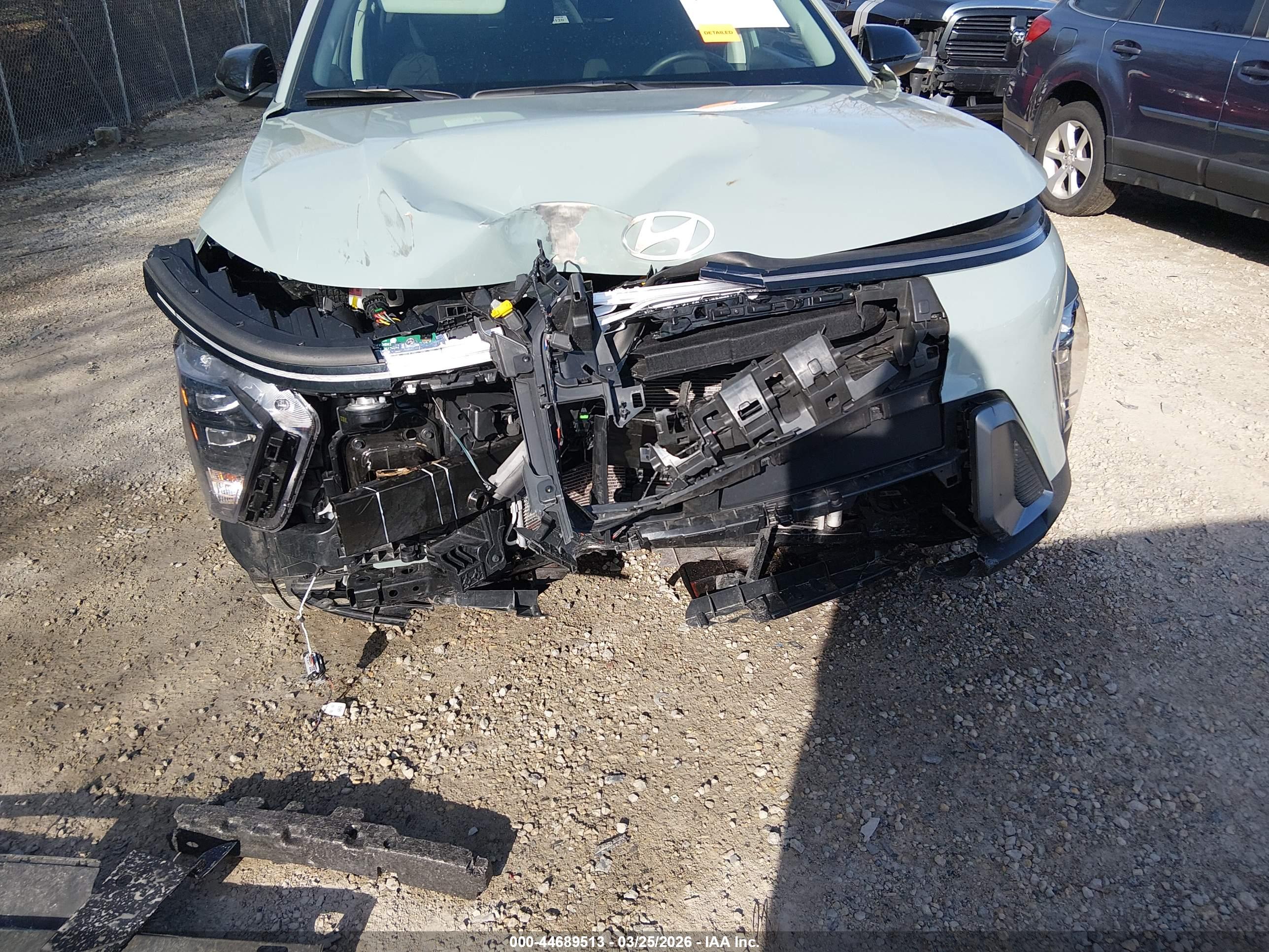 HYUNDAI KONA image 6