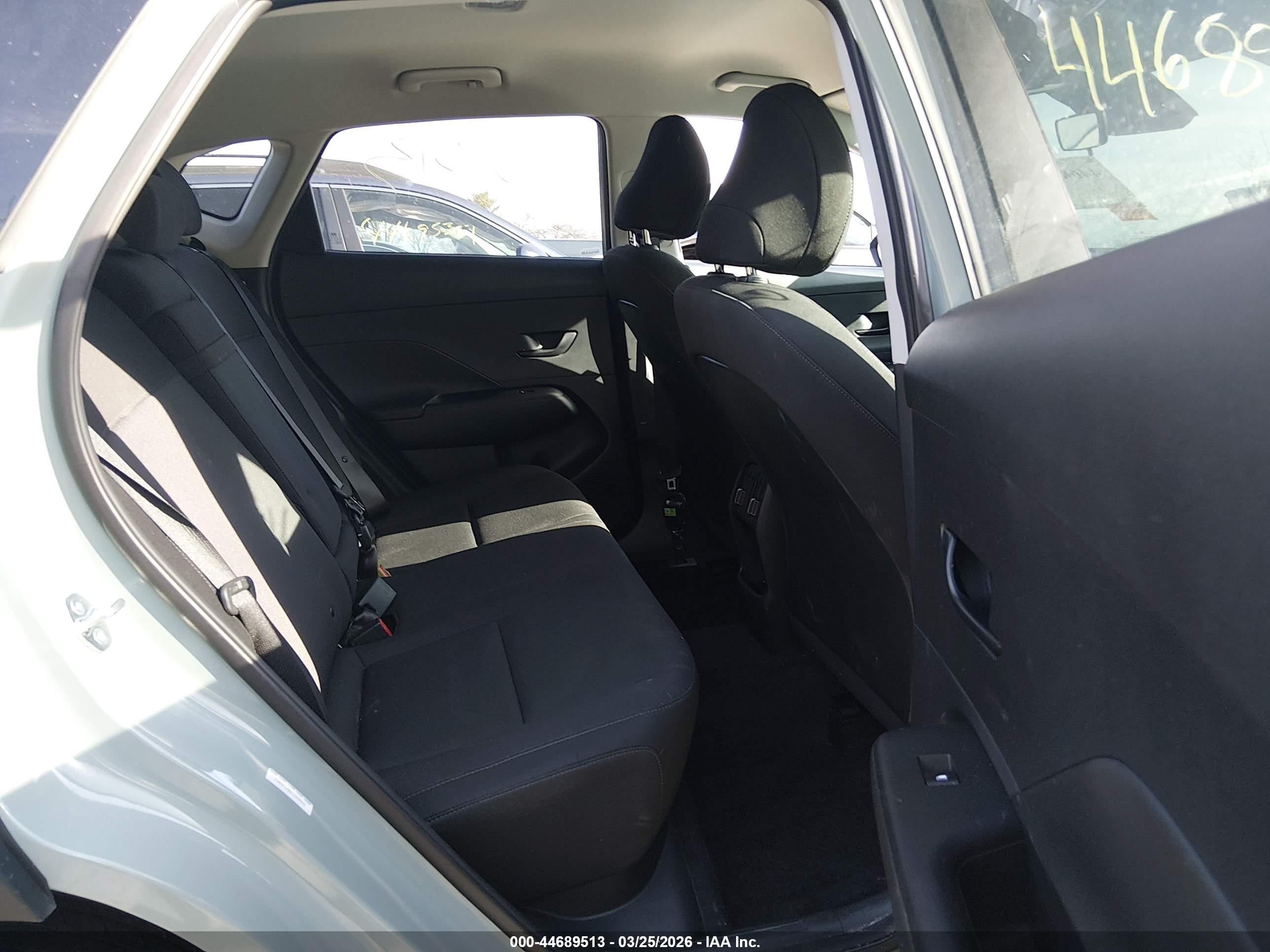 HYUNDAI KONA image 8