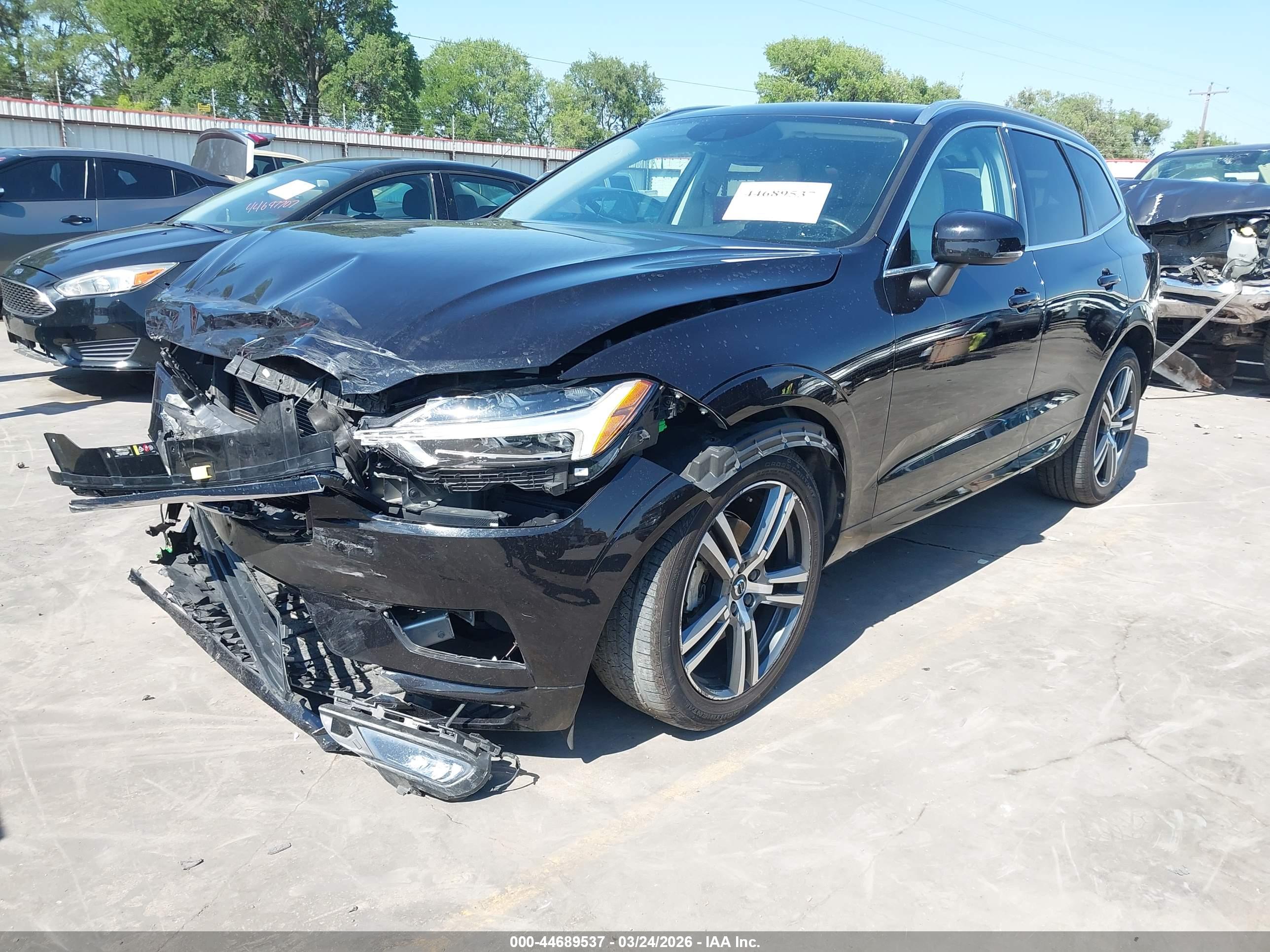 VOLVO XC60 image 2