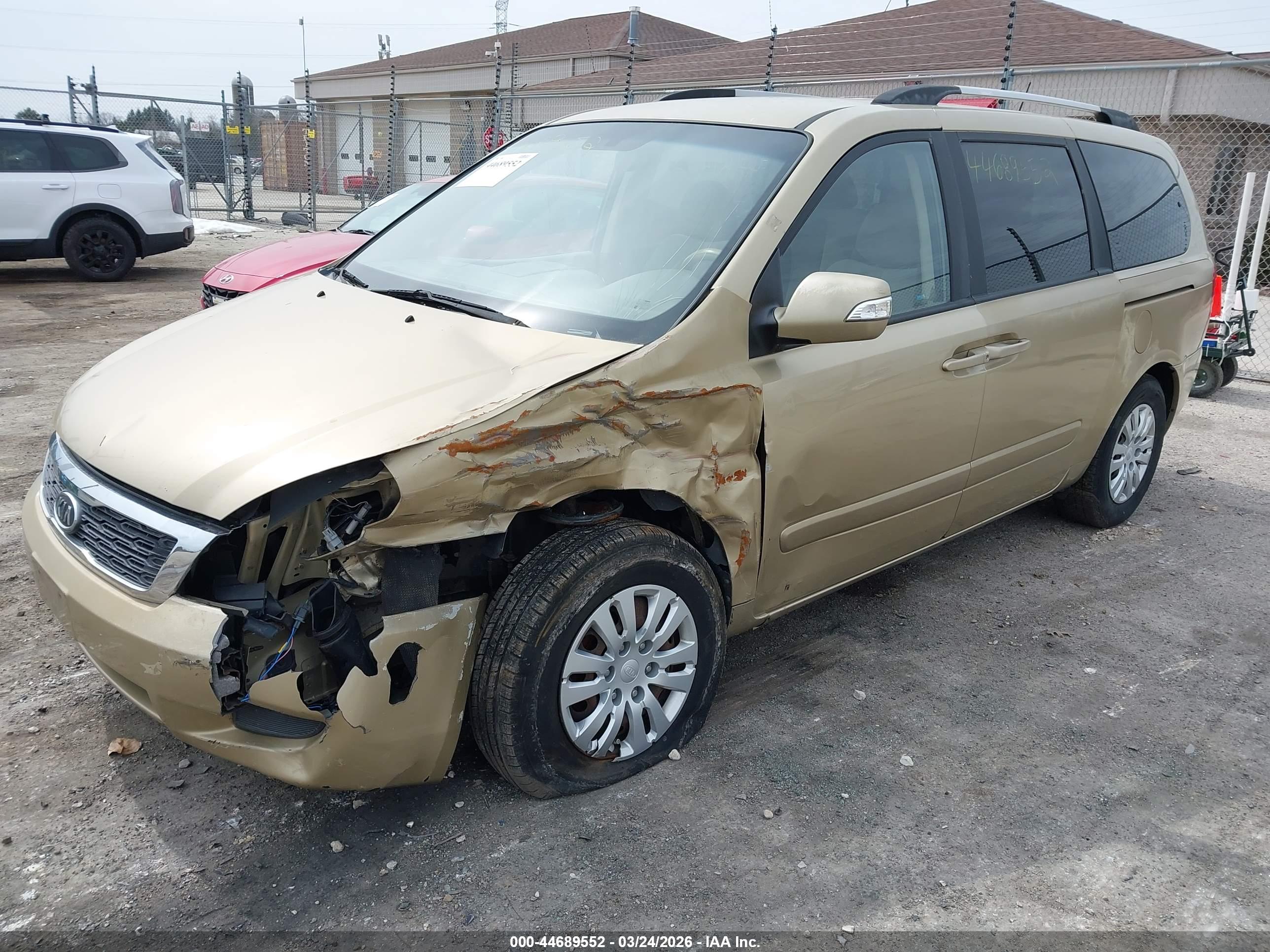 KIA SEDONA image 2