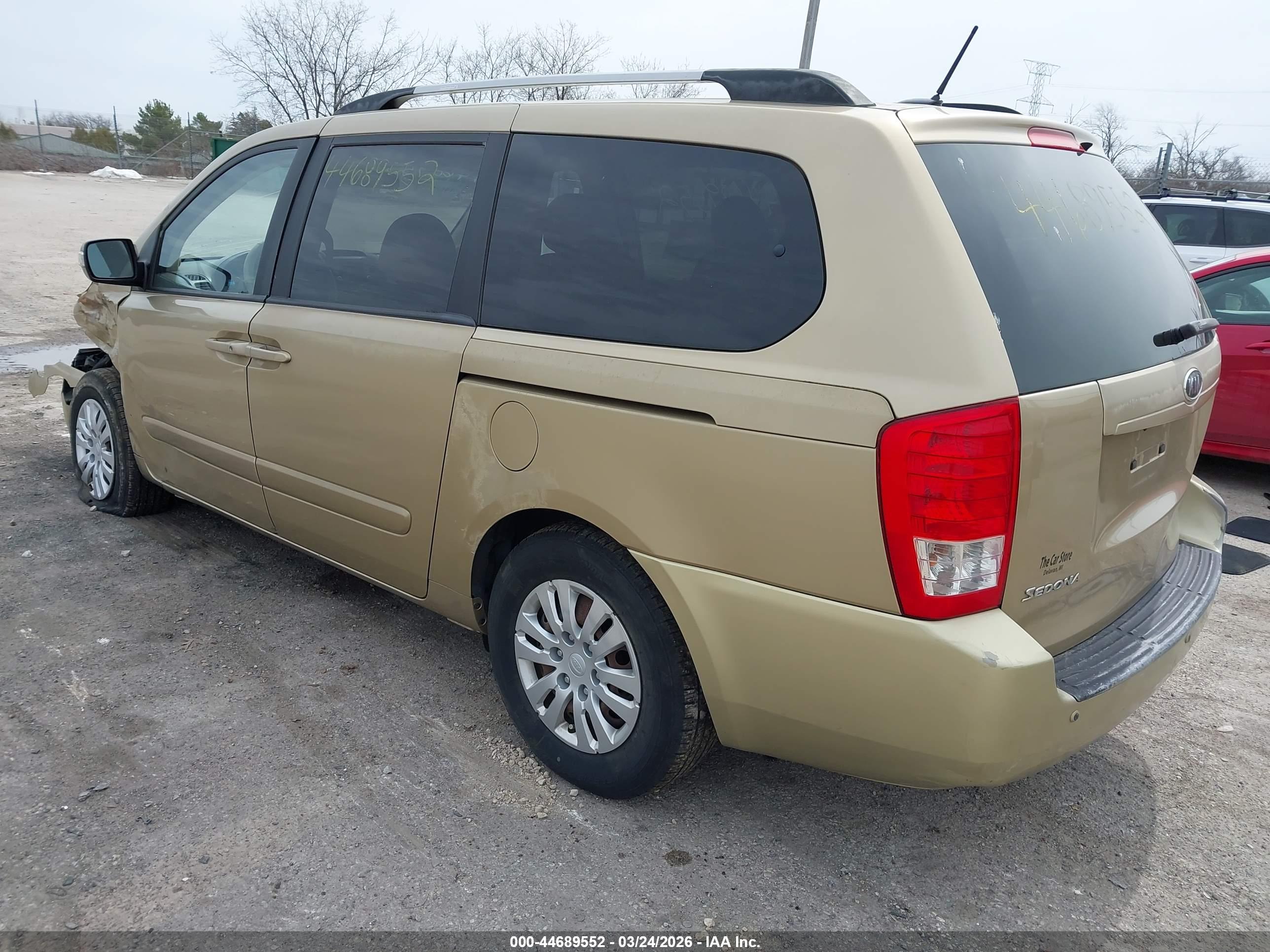KIA SEDONA image 3