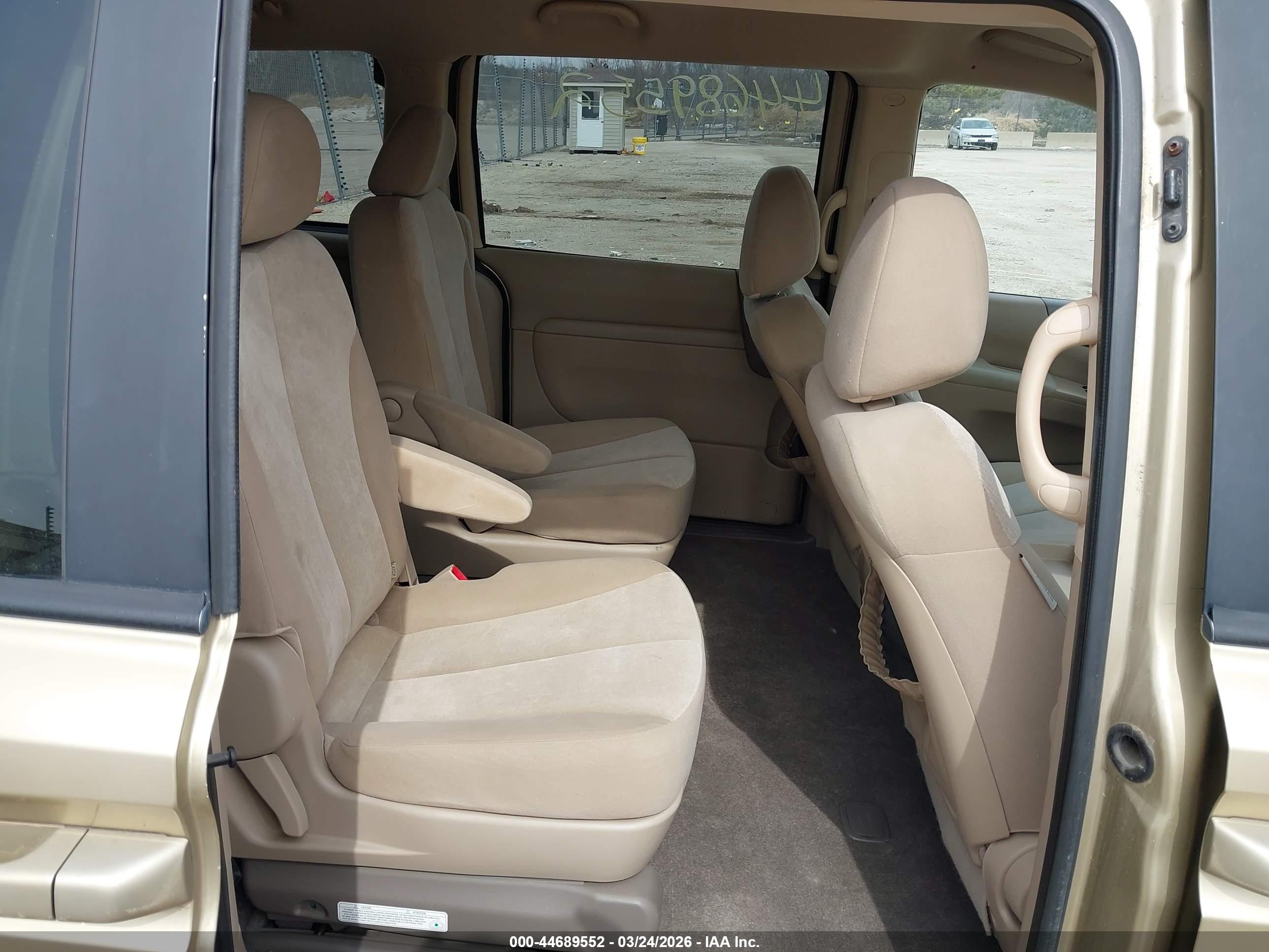 KIA SEDONA image 8