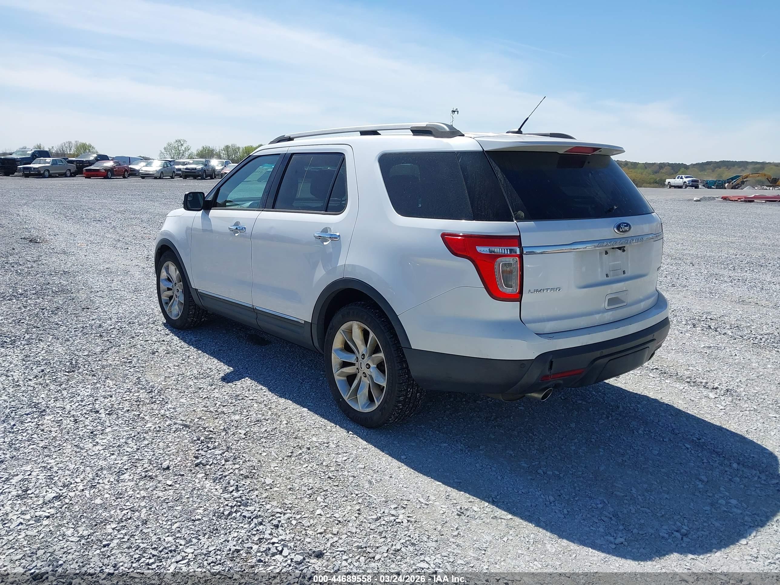 FORD EXPLORER image 3