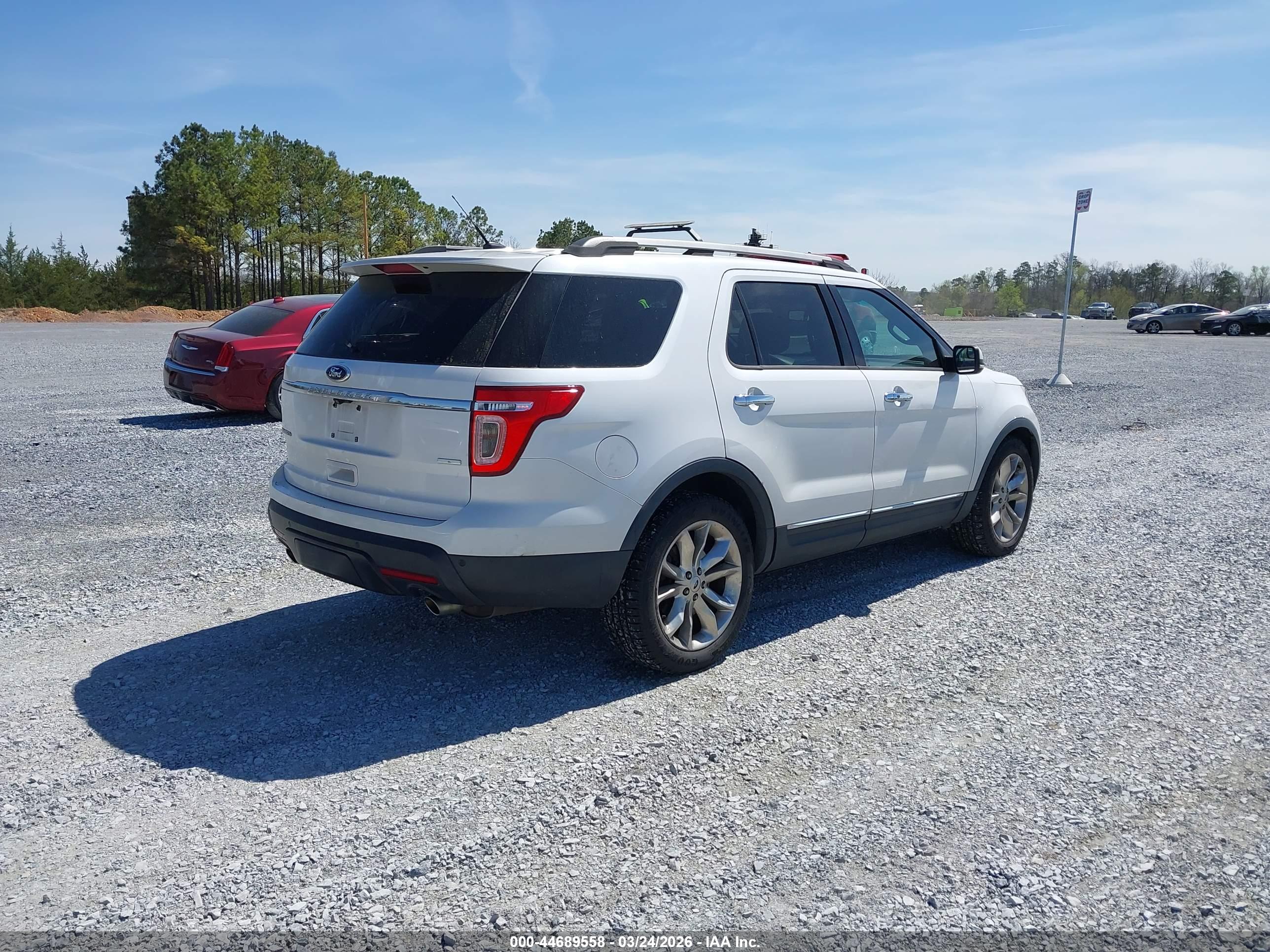 FORD EXPLORER image 4