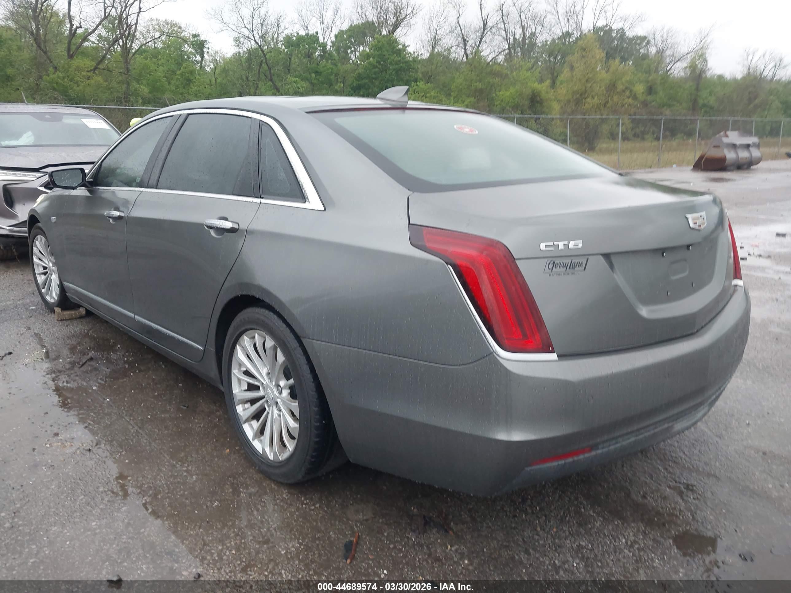 CADILLAC CT6 image 3