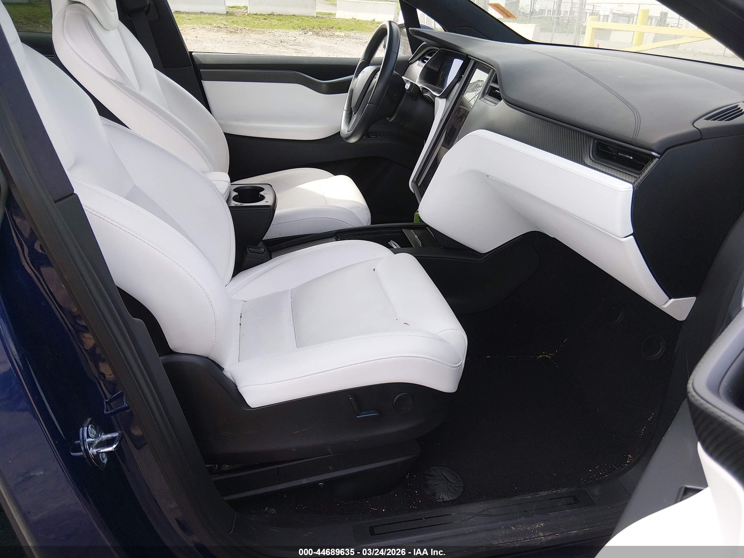 TESLA MODEL image 5