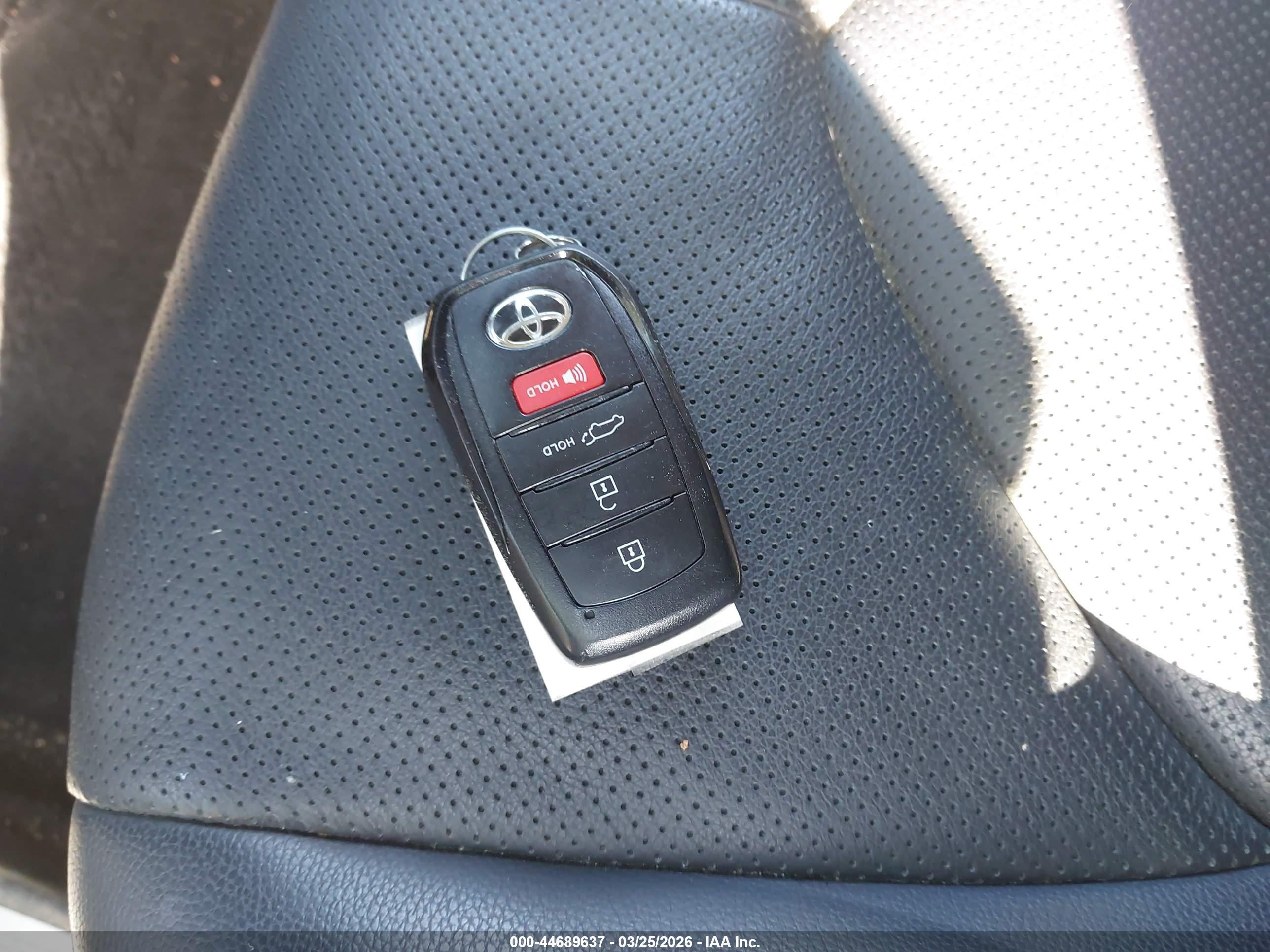 TOYOTA HIGHLANDER image 11