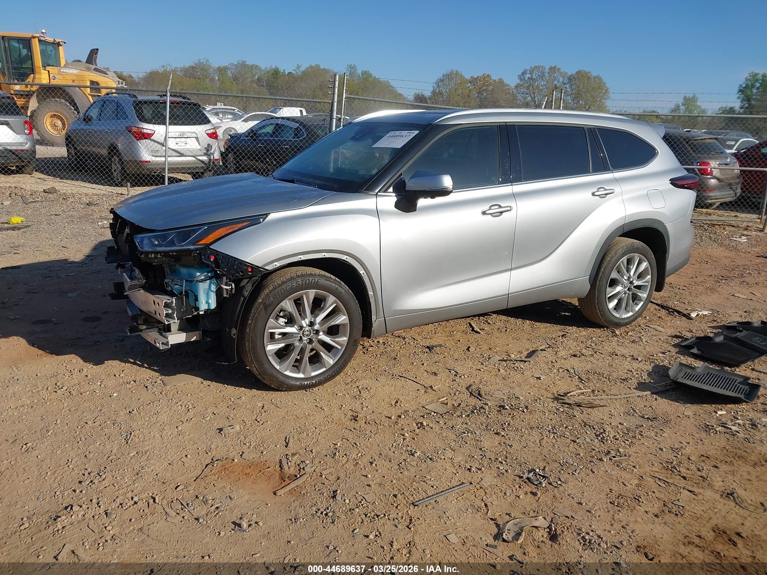TOYOTA HIGHLANDER image 2