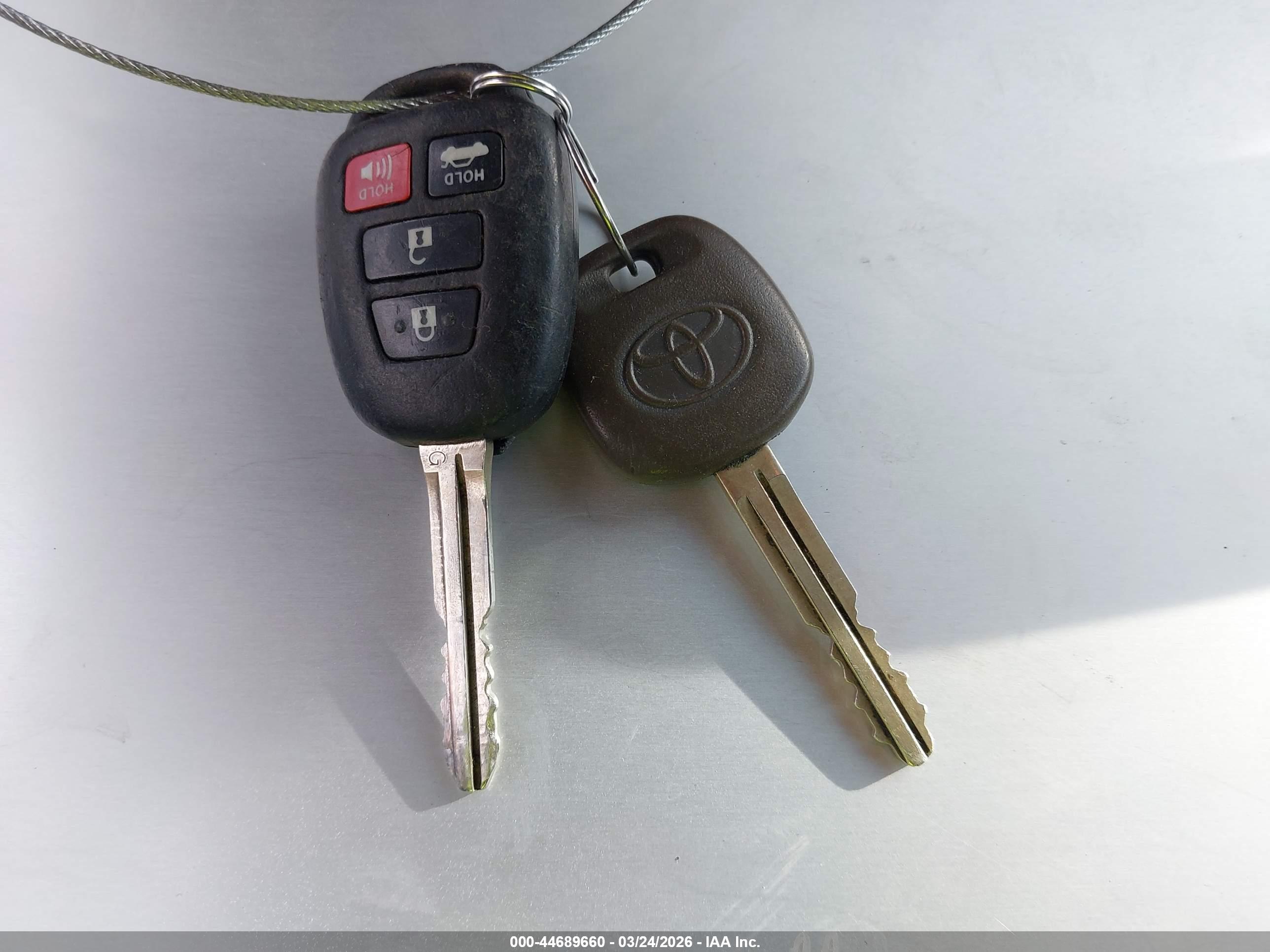 TOYOTA CAMRY image 11
