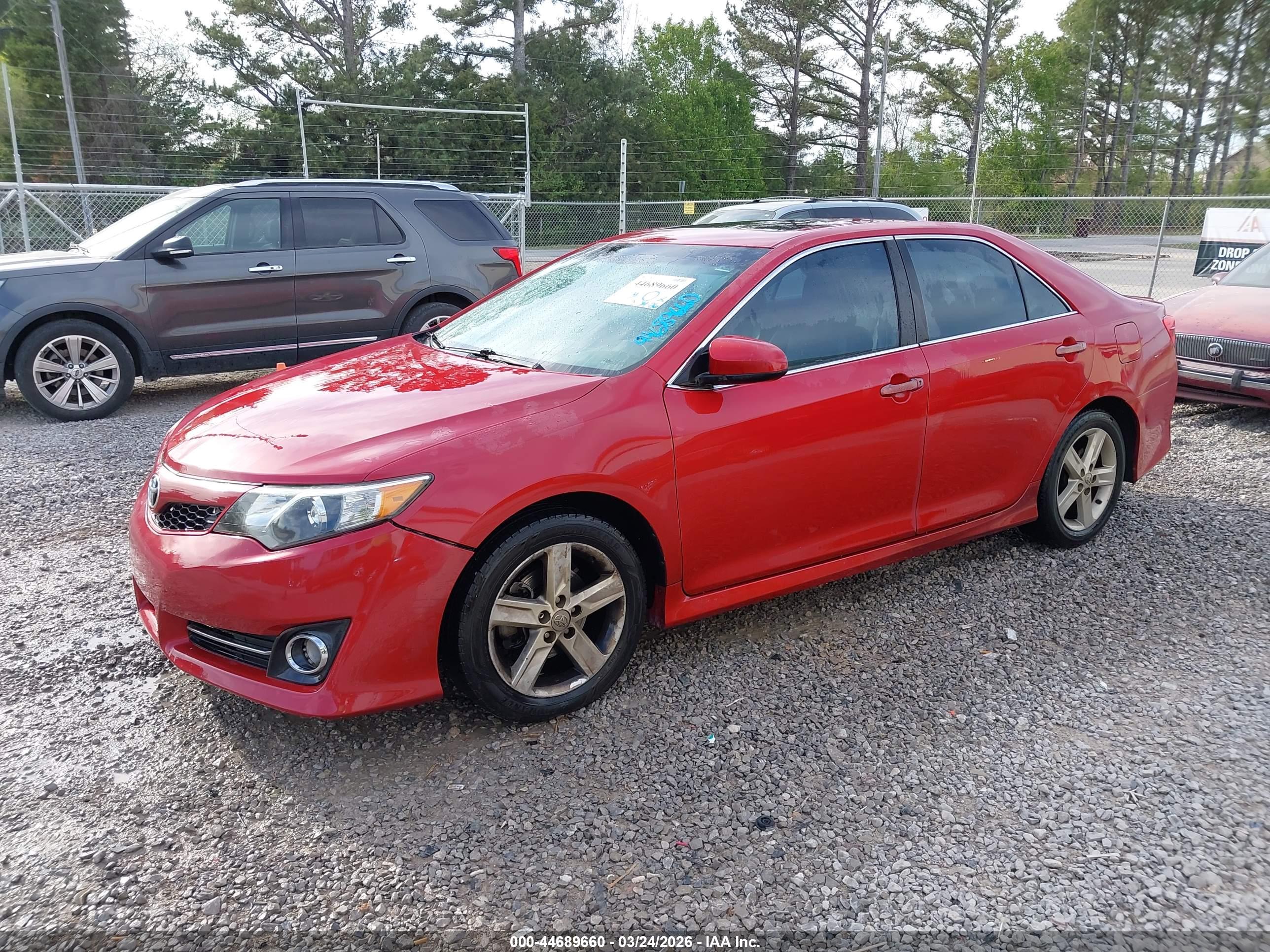 TOYOTA CAMRY image 2