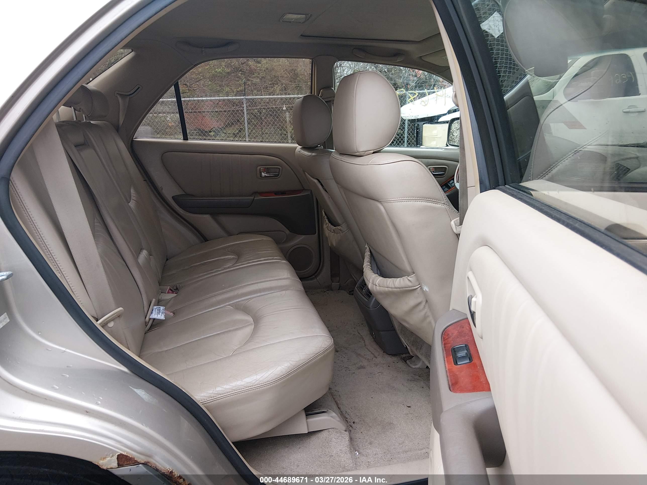 LEXUS RX image 8