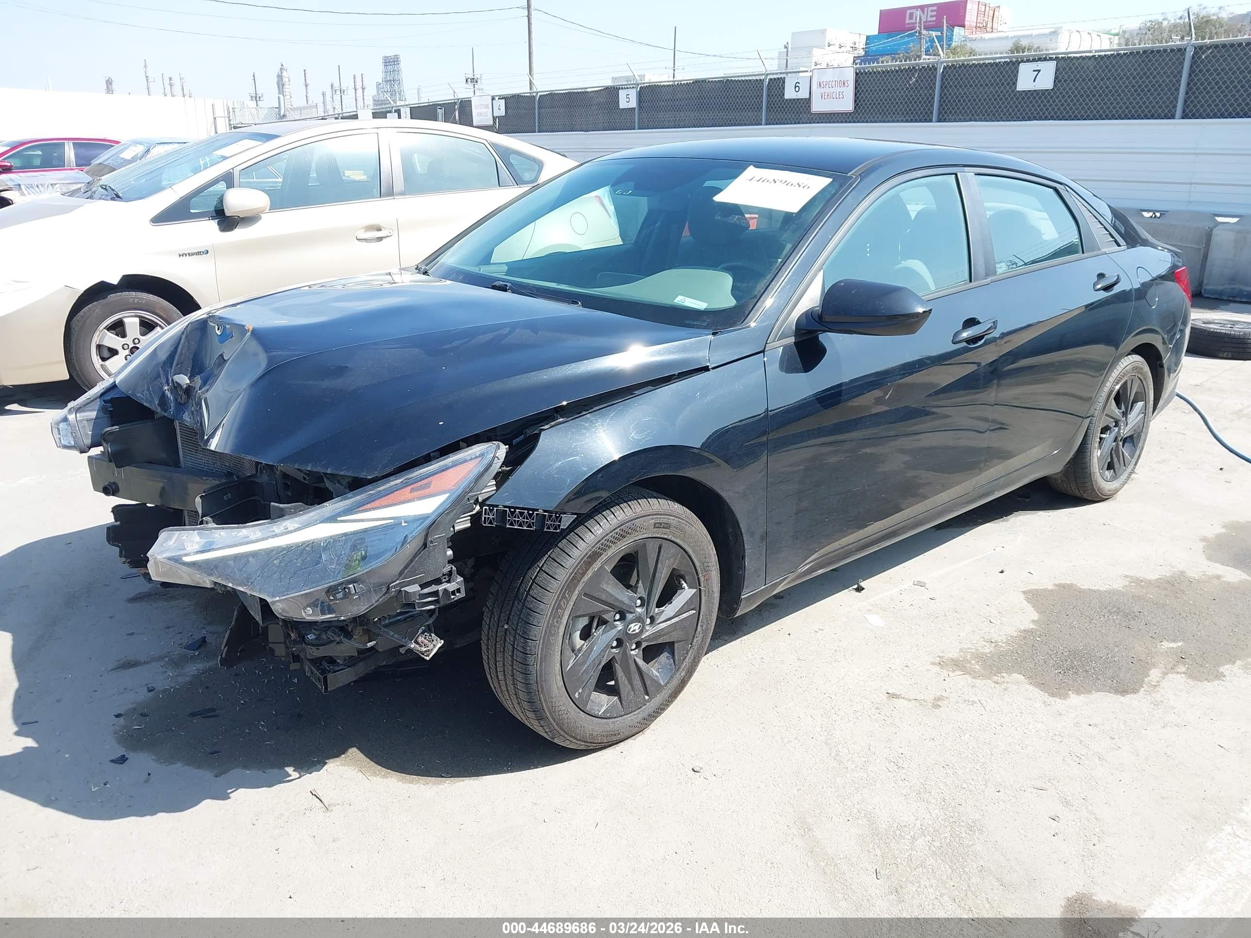 HYUNDAI ELANTRA image 2