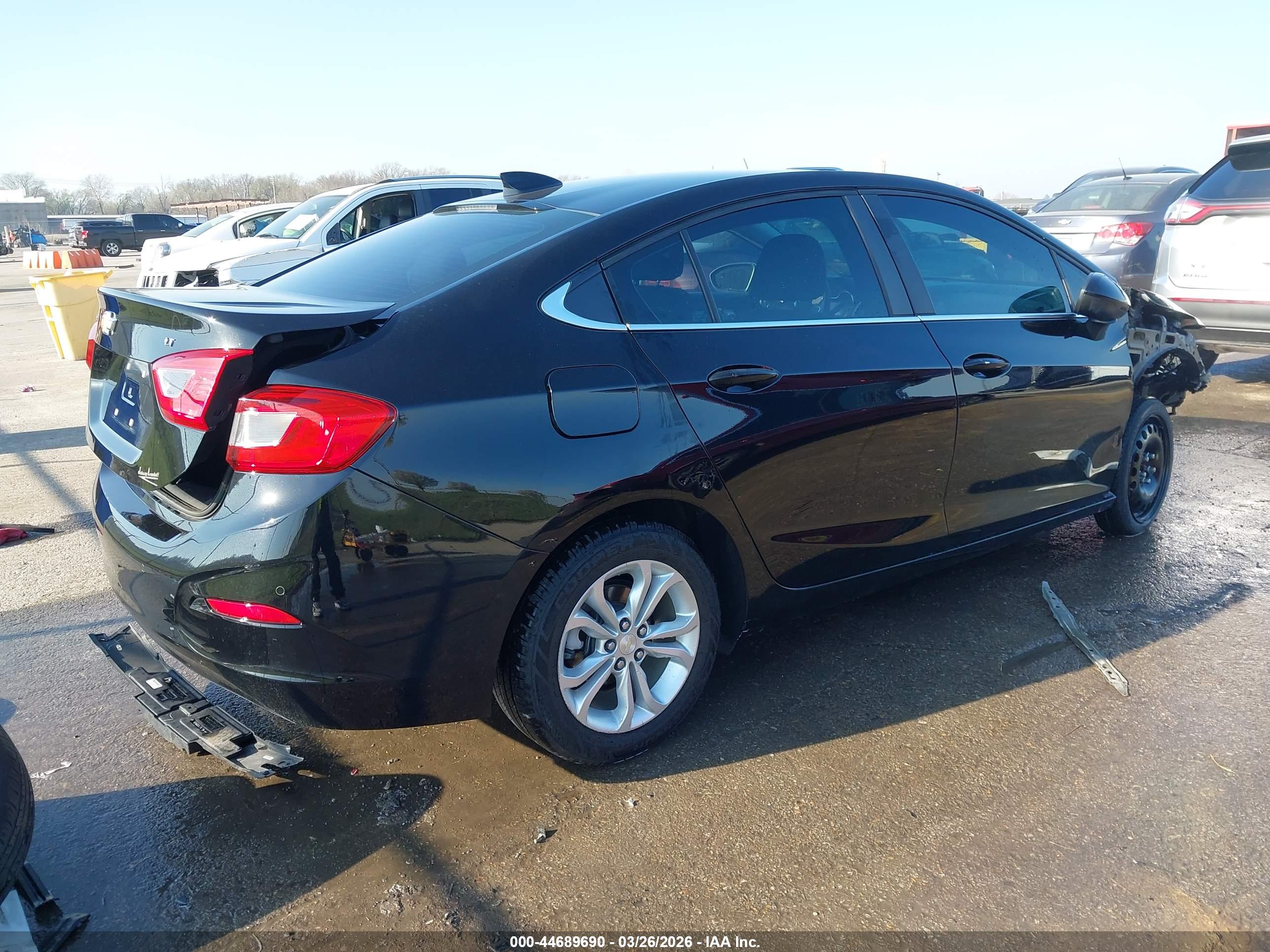 CHEVROLET CRUZE image 4