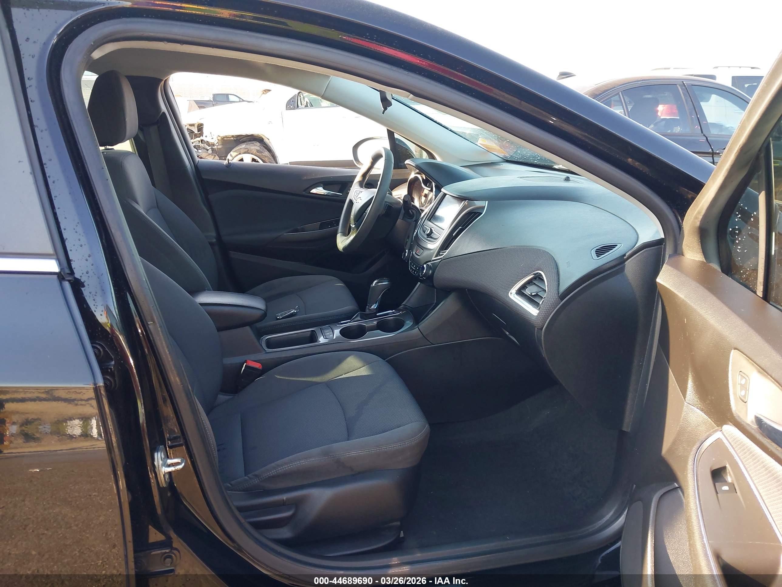 CHEVROLET CRUZE image 5